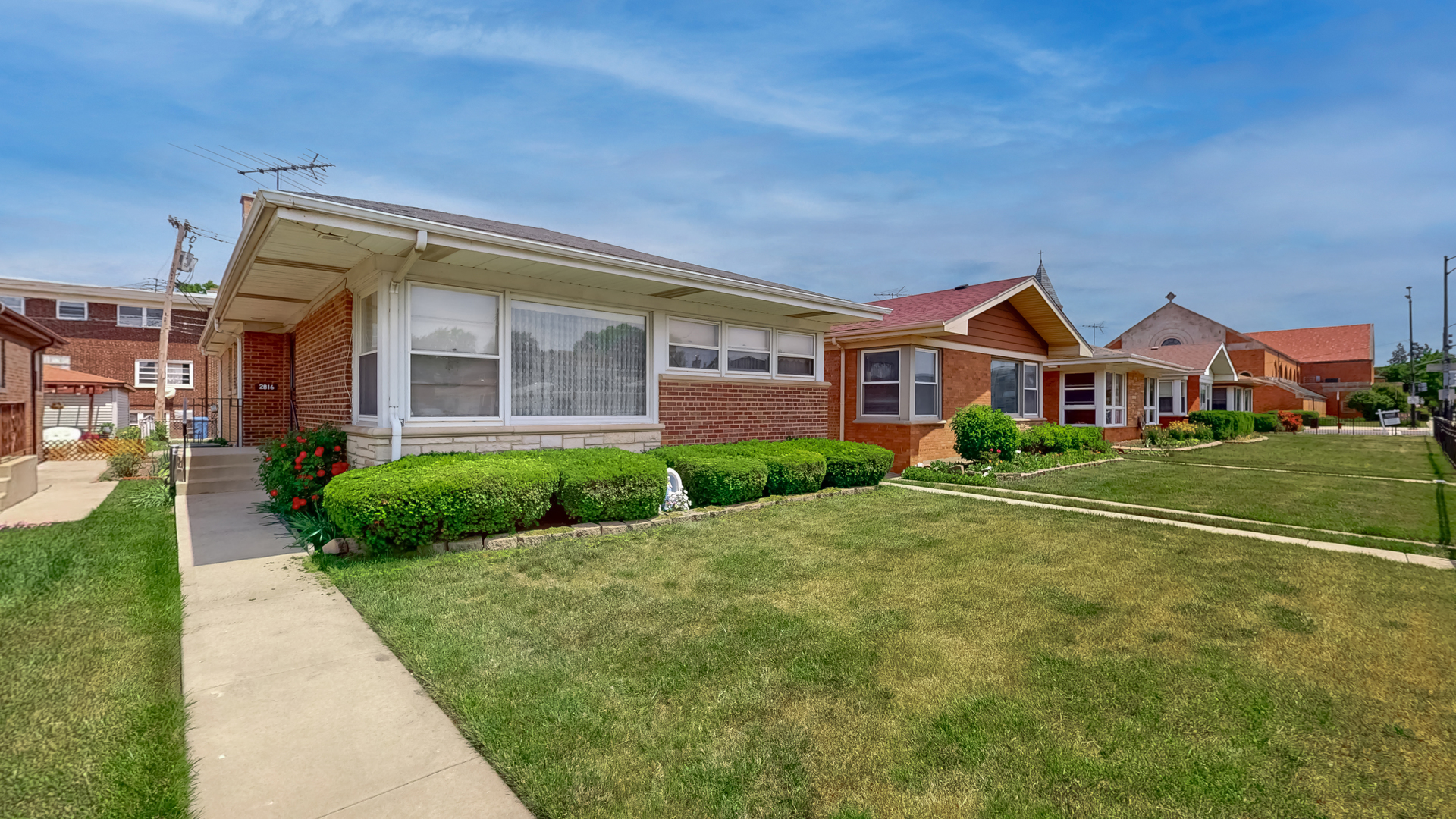 2816 W Bryn Mawr Avenue, Chicago, IL 60659