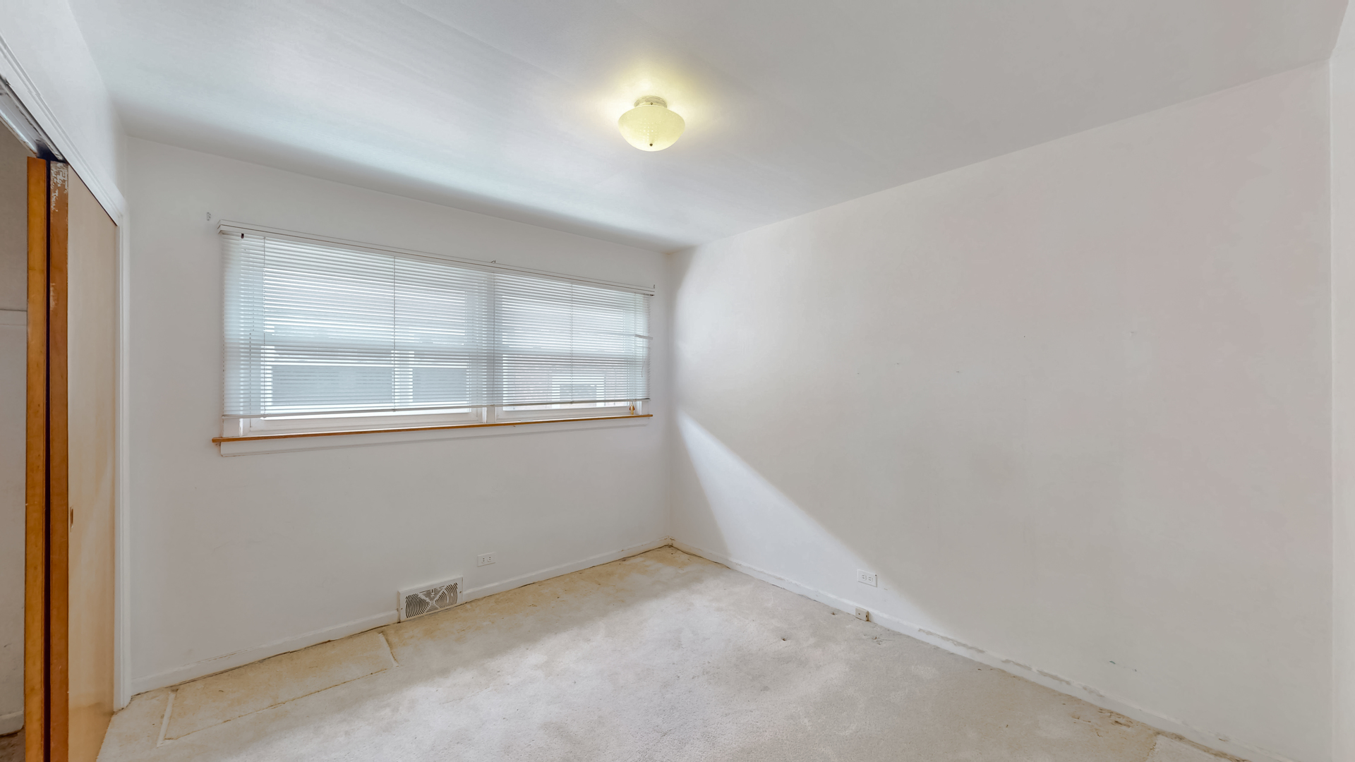 2816 W Bryn Mawr Avenue, Chicago, IL 60659