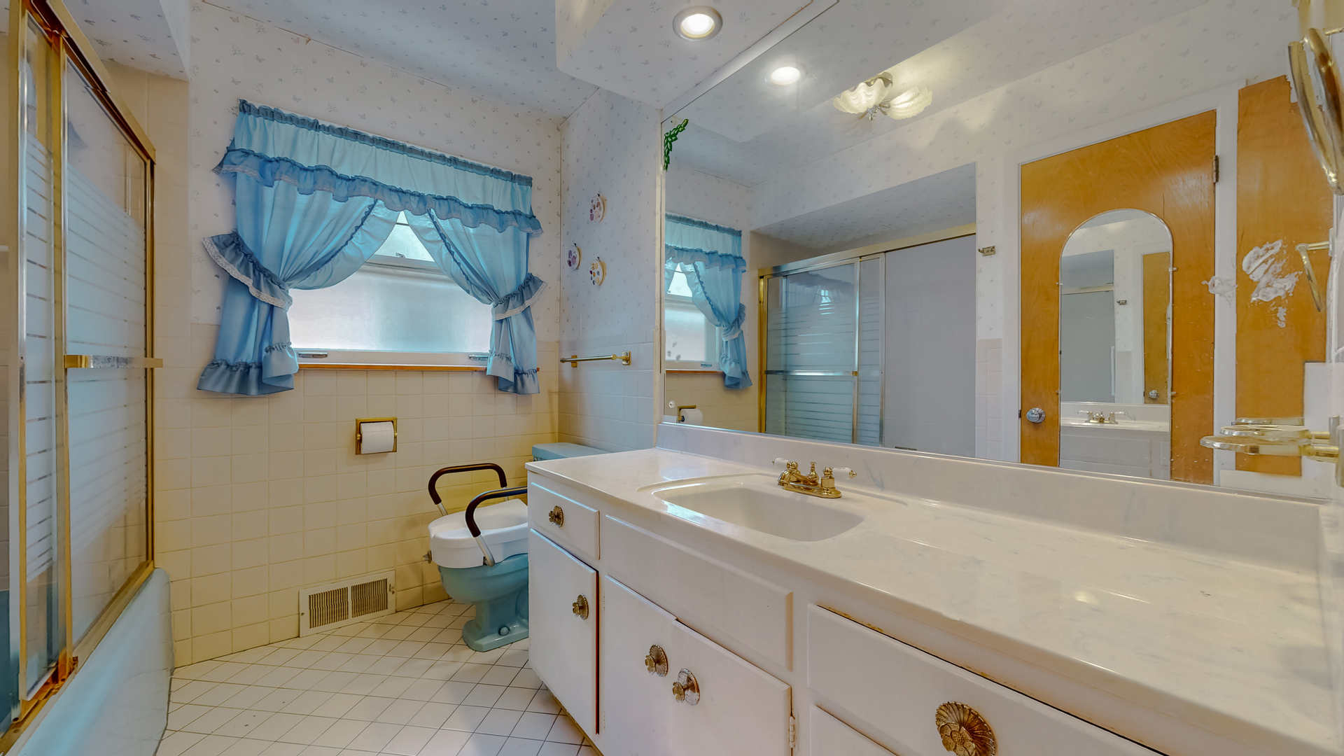 2816 W Bryn Mawr Avenue, Chicago, IL 60659