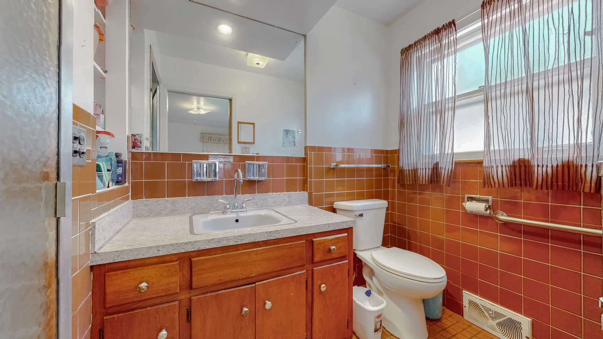 2816 W Bryn Mawr Avenue, Chicago, IL 60659