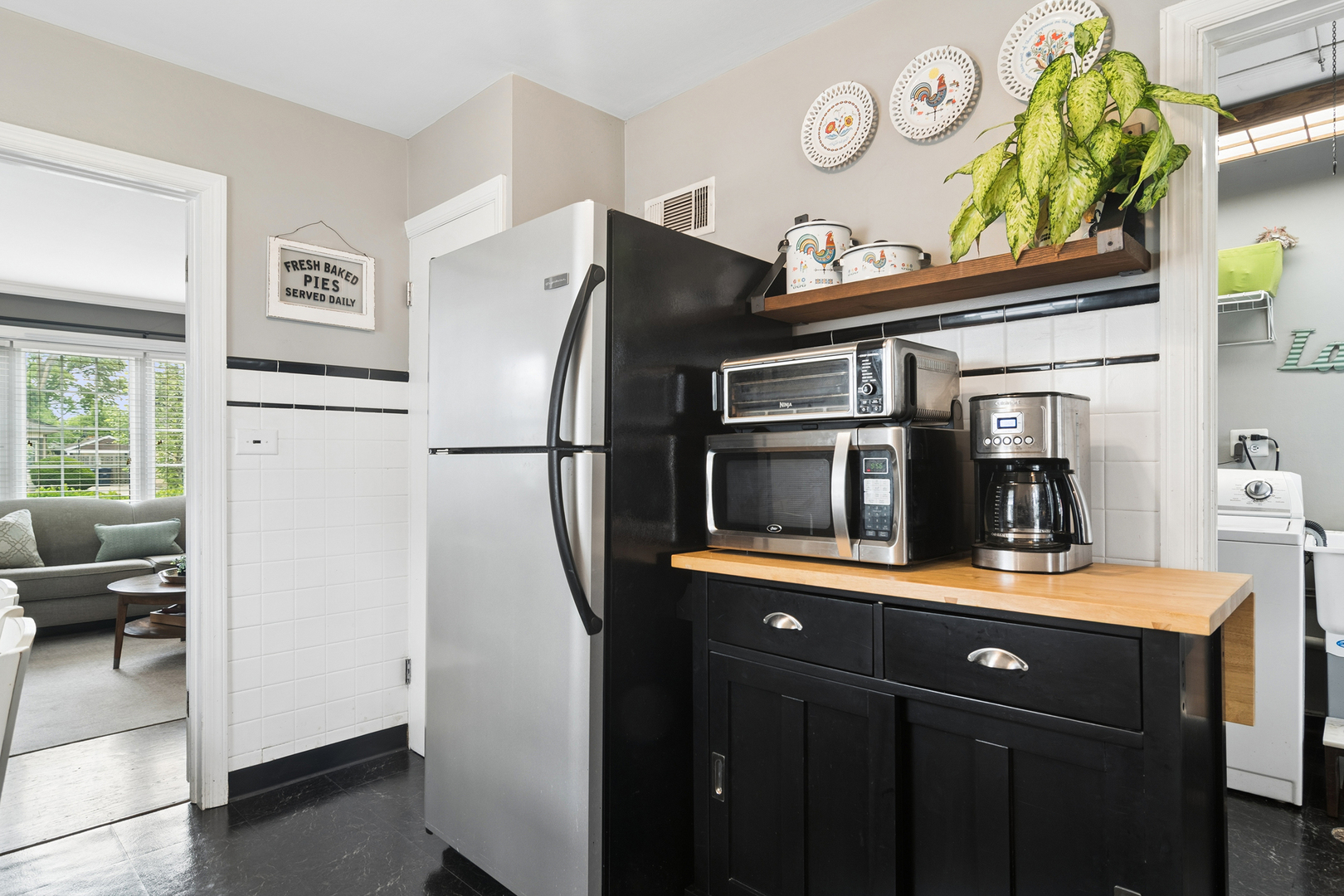 1166 Webster Lane, Des Plaines, IL 60016
