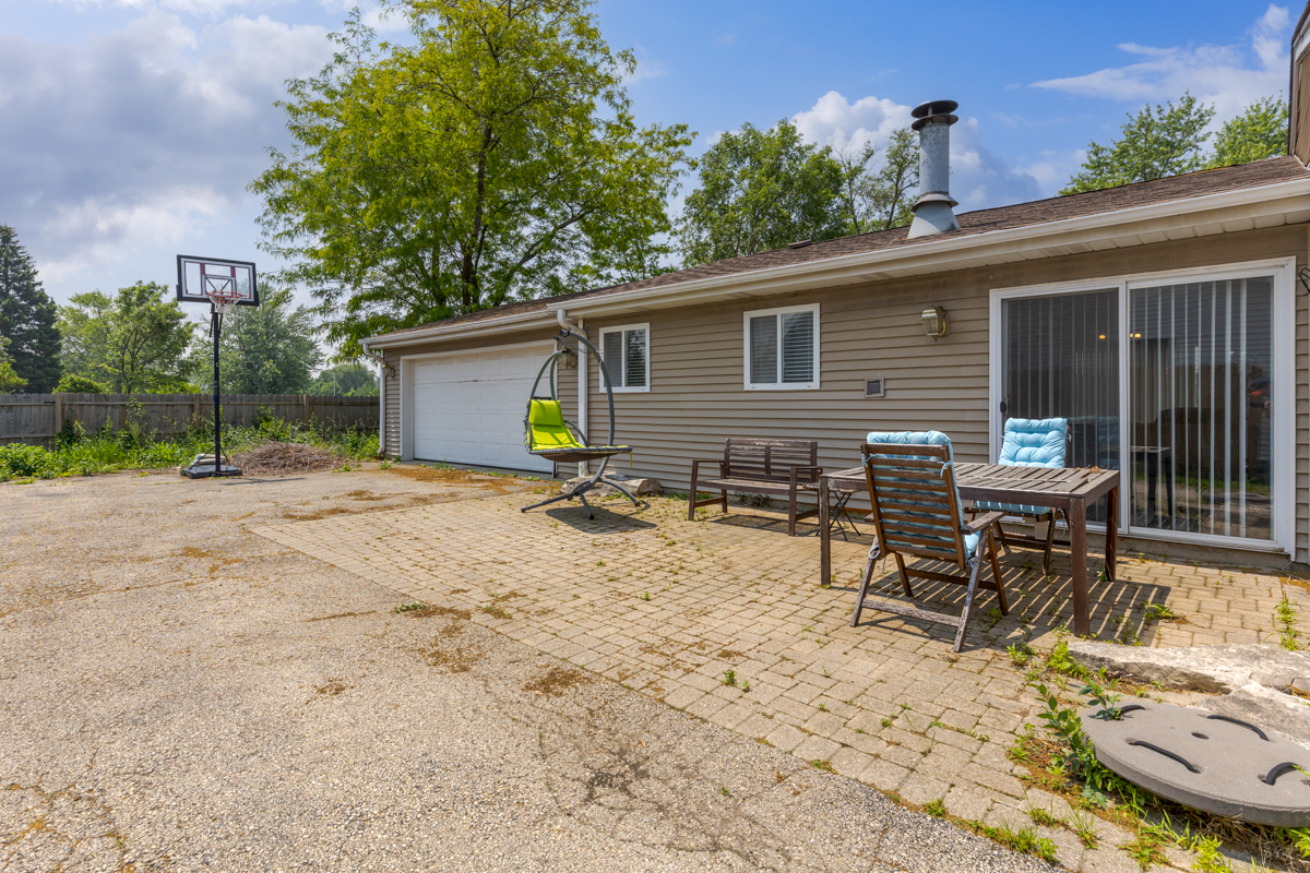 91 Rockledge Drive, Romeoville, IL 60446