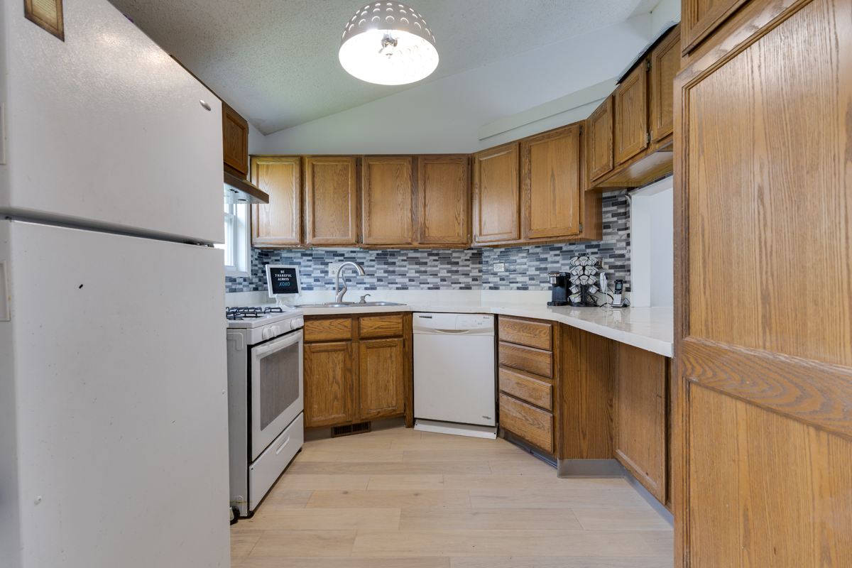 91 Rockledge Drive, Romeoville, IL 60446