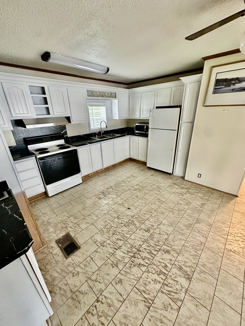 19900 128th Street #221, Bristol, WI 53104