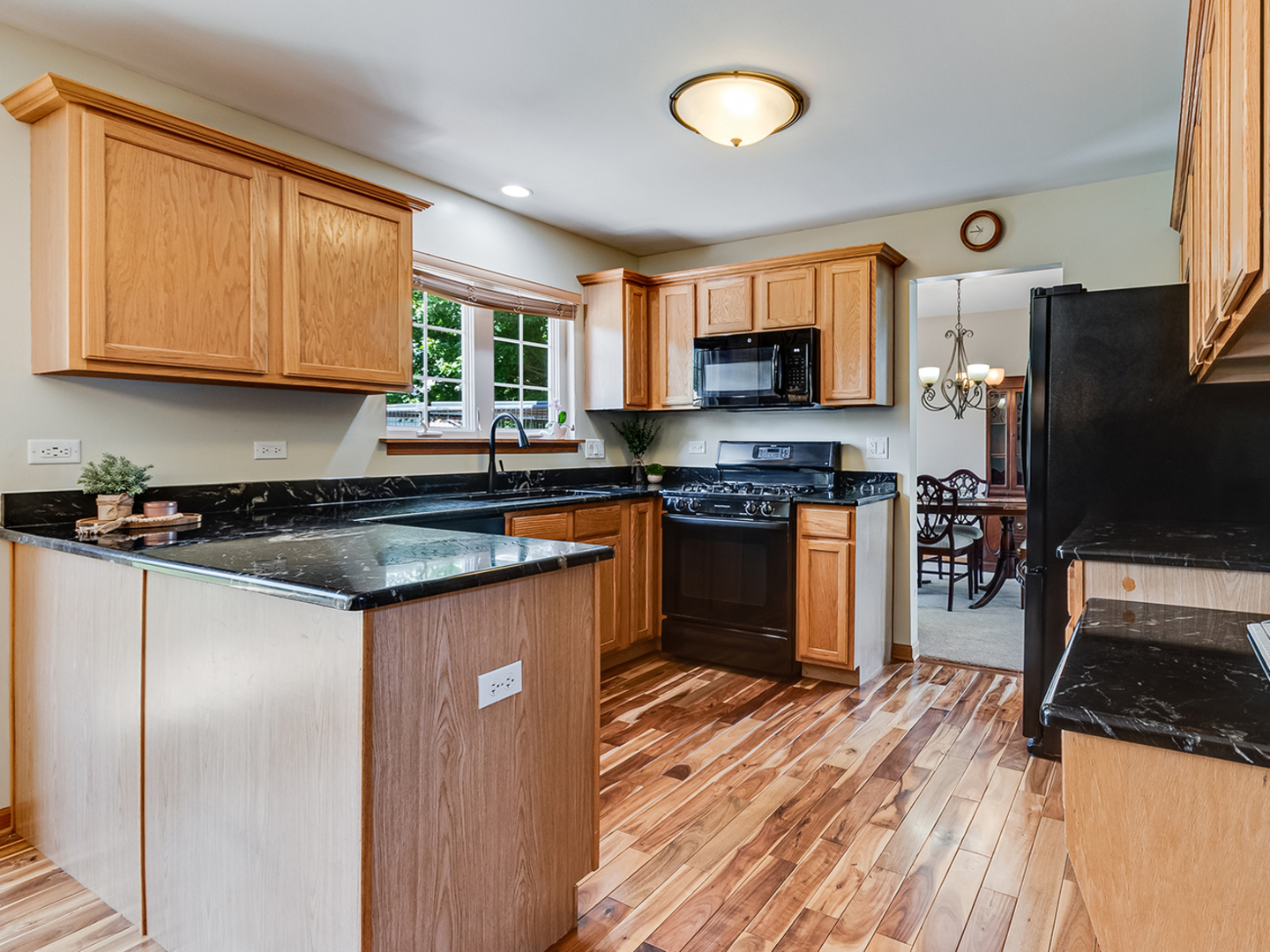 329 Millstream Lane, Oswego, IL 60543