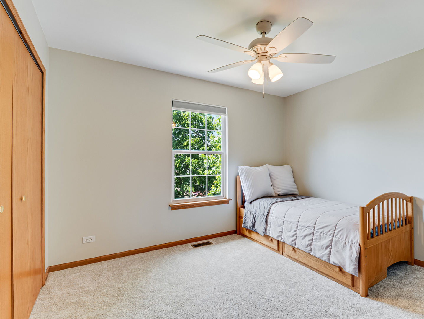 329 Millstream Lane, Oswego, IL 60543