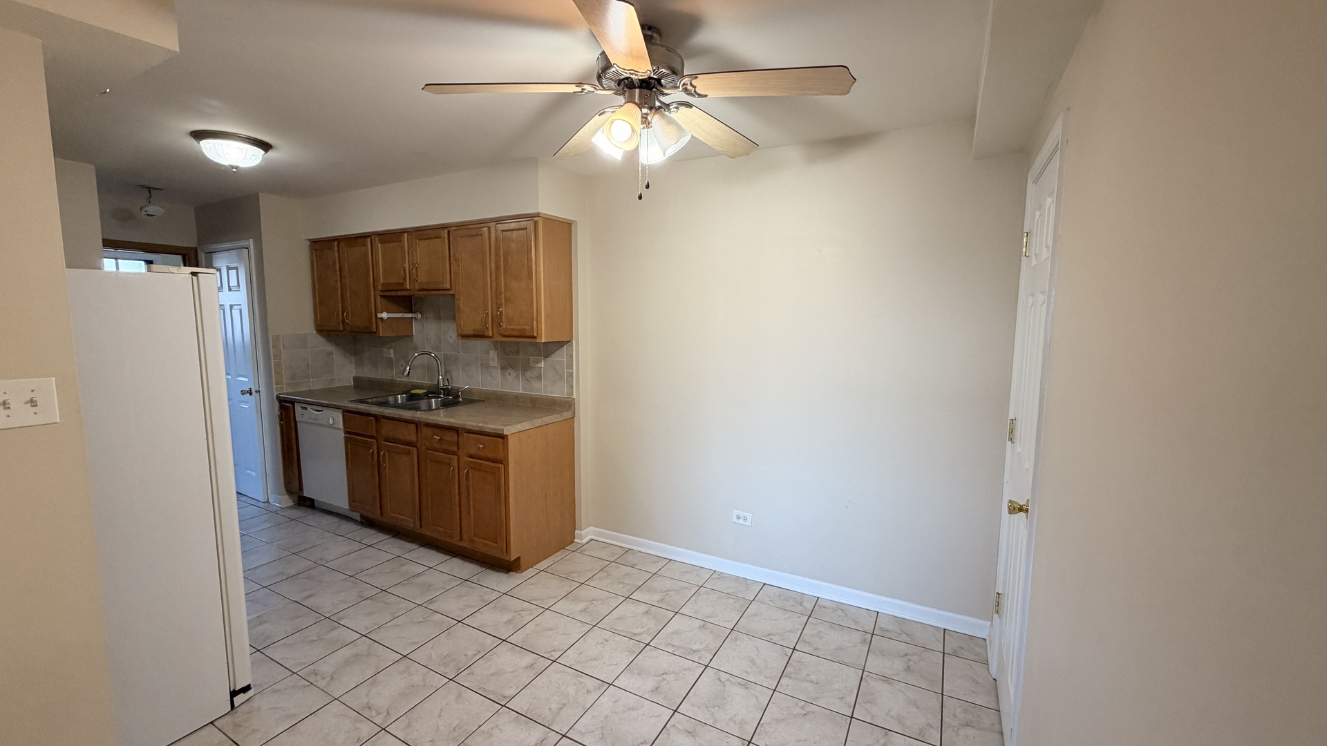 6348 Washington Street #3D, Chicago Ridge, IL 60415