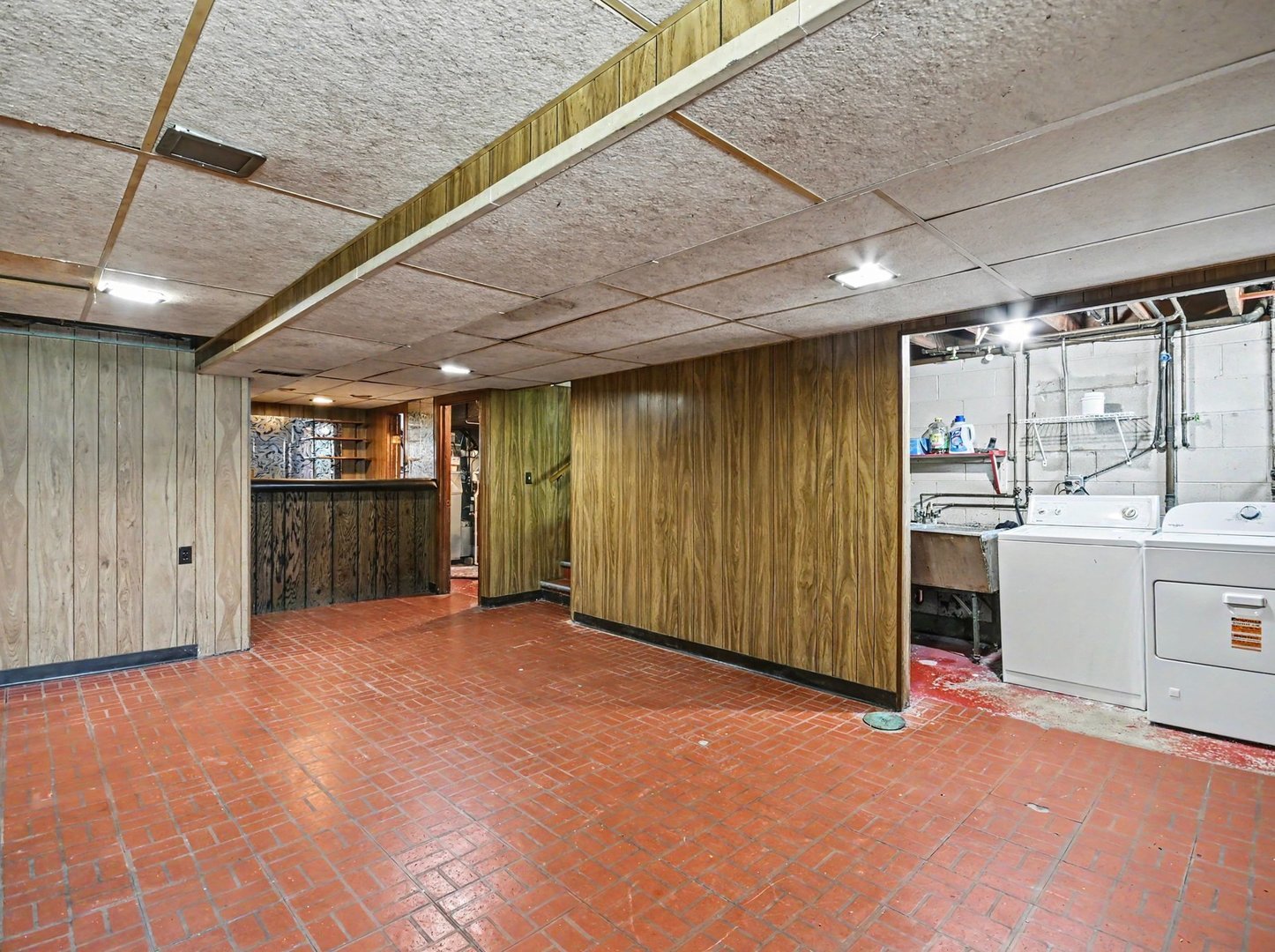 14107 S Mackinaw Avenue, Burnham, IL 60633