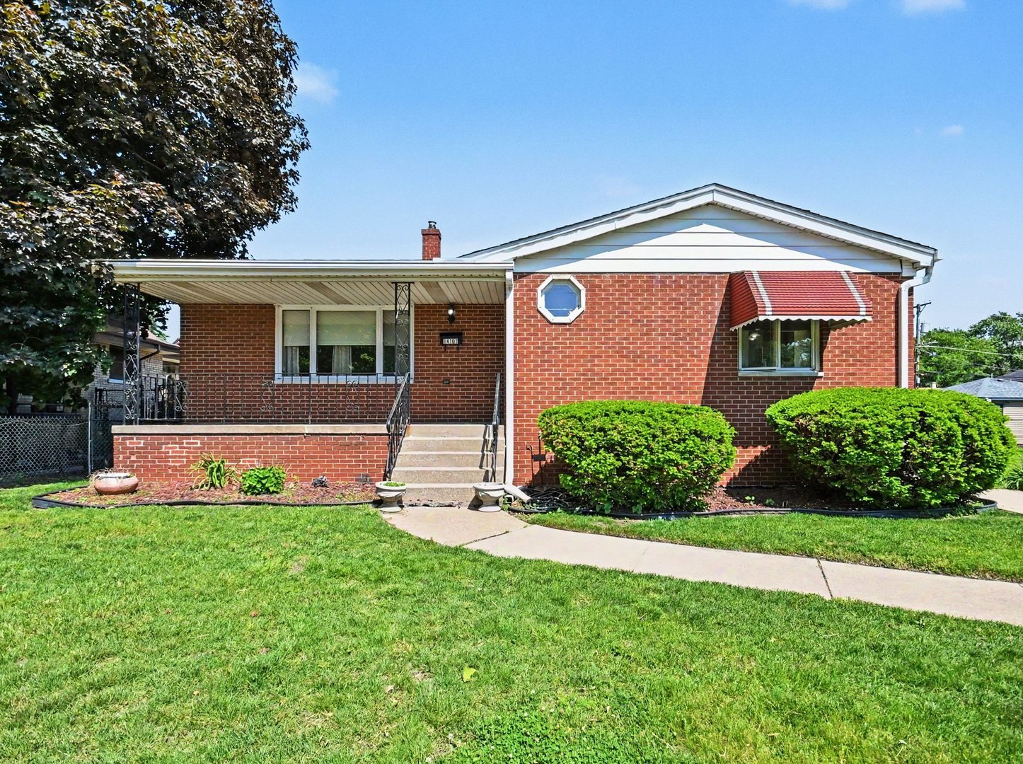14107 S Mackinaw Avenue, Burnham, IL 60633