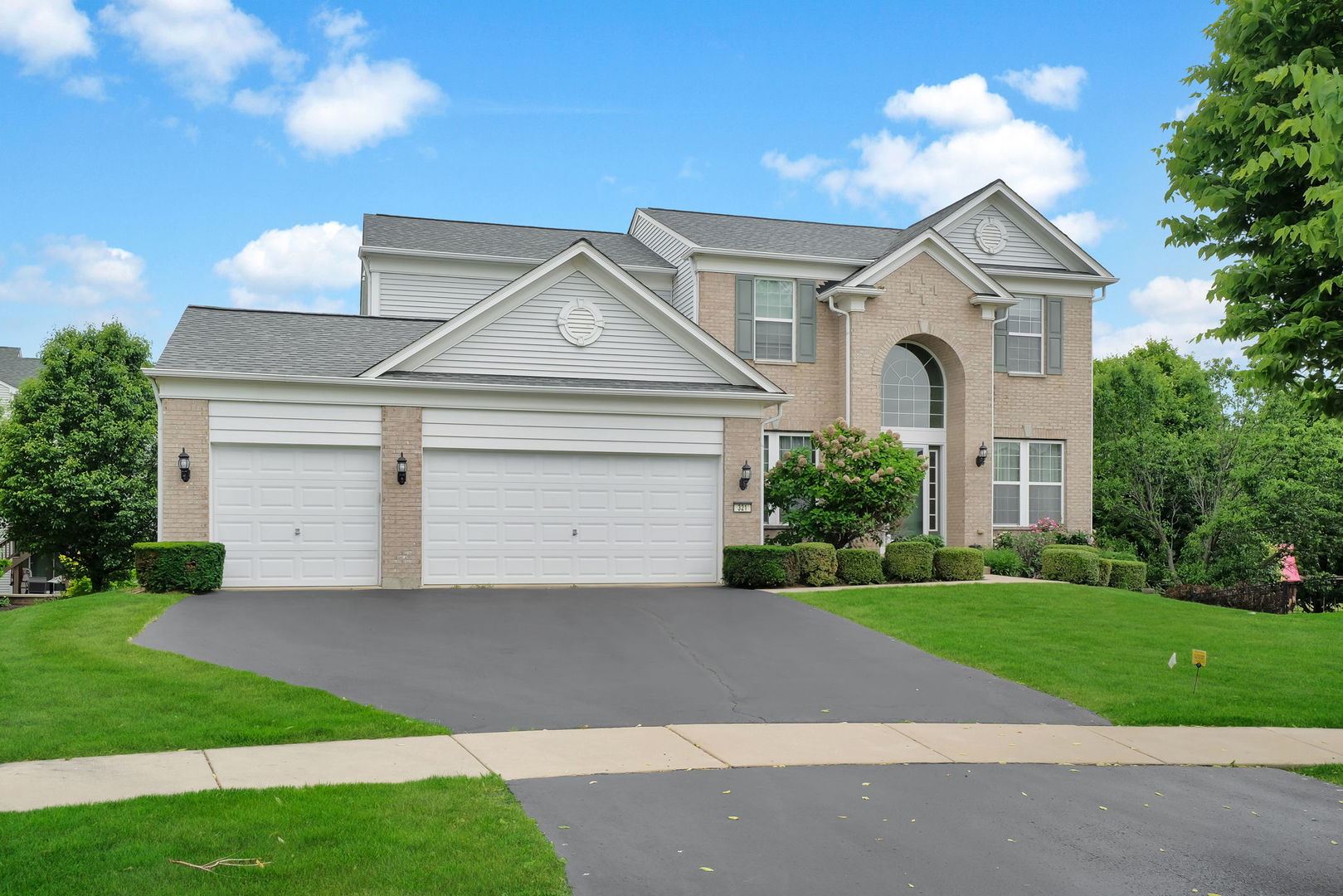 321 Parker Place, Oswego, IL 60543