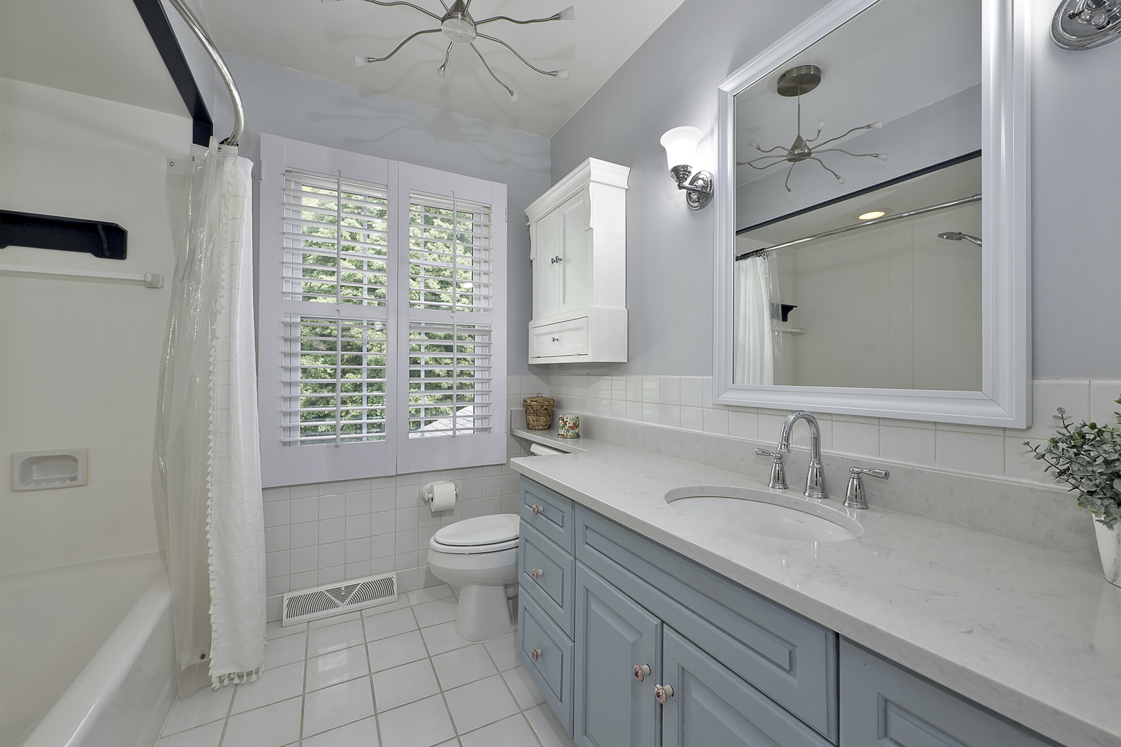 1550 Banbury Road, Inverness, IL 60067