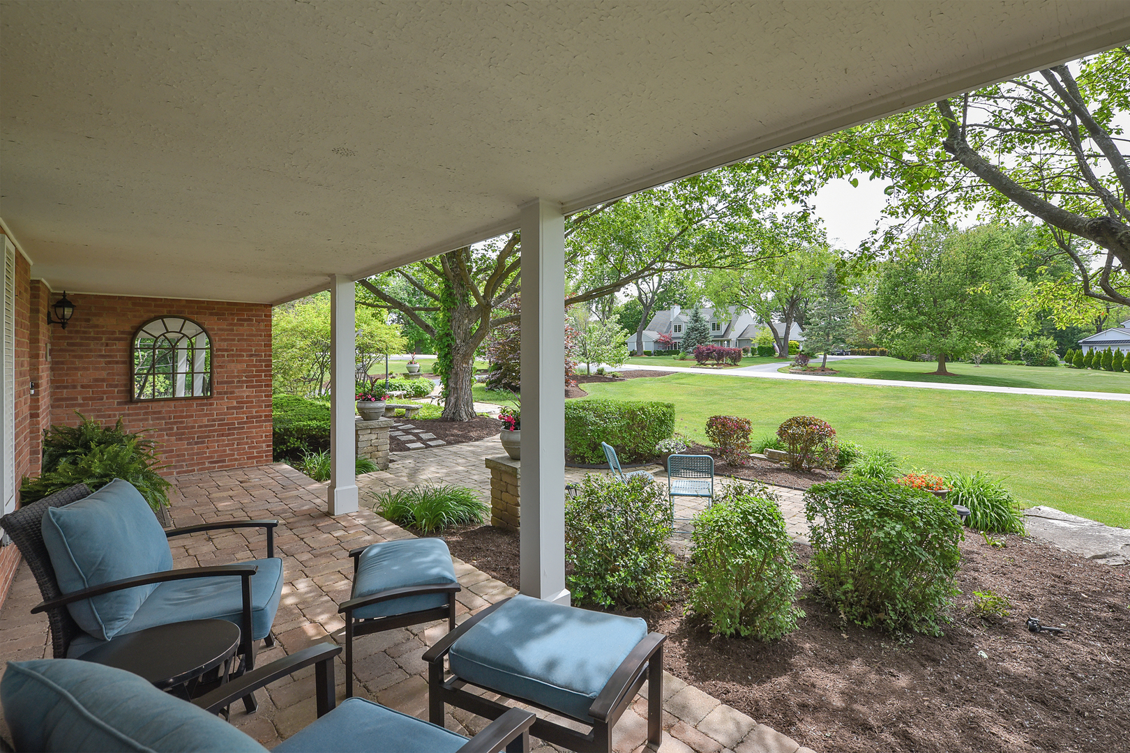 1550 Banbury Road, Inverness, IL 60067