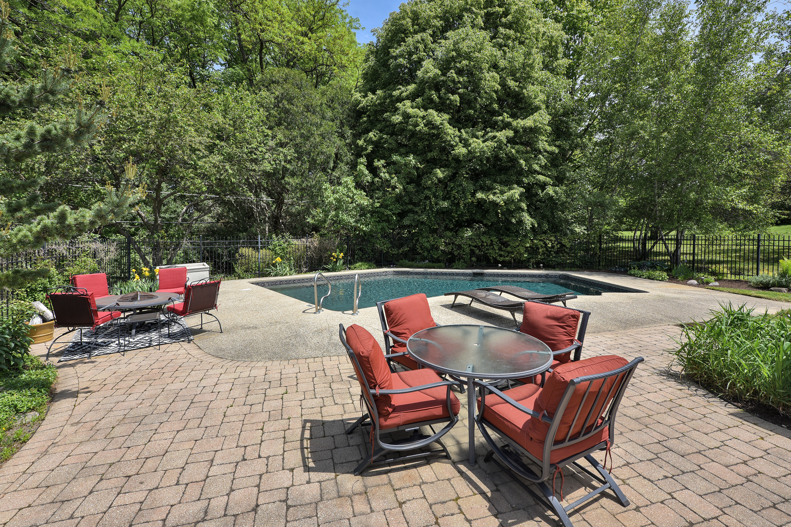 1550 Banbury Road, Inverness, IL 60067