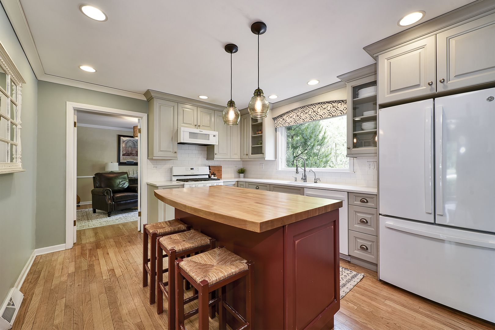 1550 Banbury Road, Inverness, IL 60067