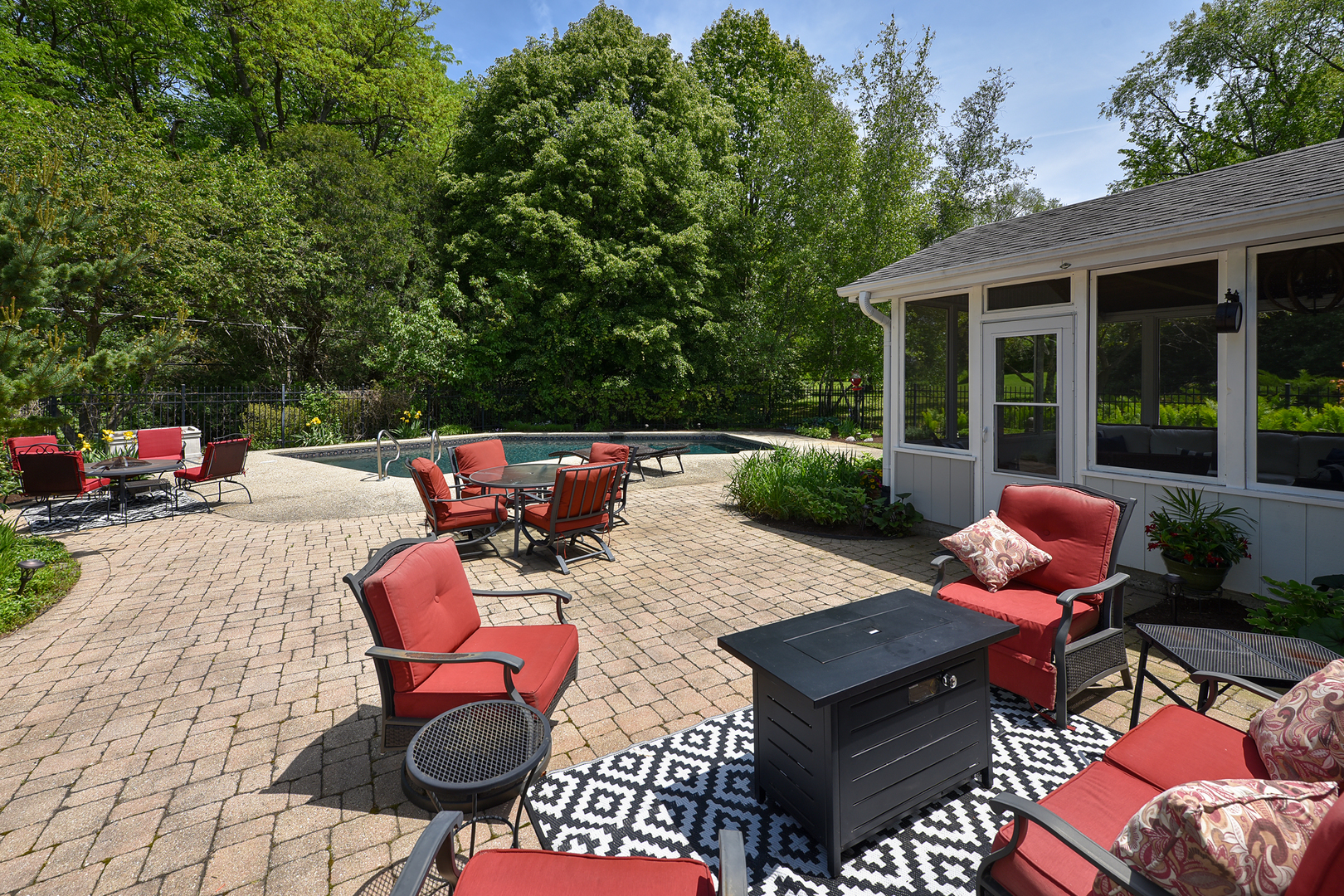 1550 Banbury Road, Inverness, IL 60067