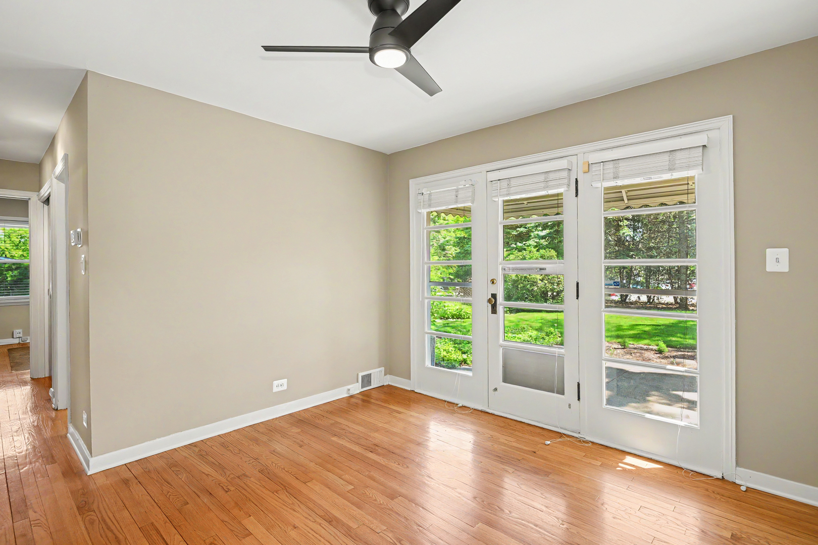325 Lambert Road, Glen Ellyn, IL 60137