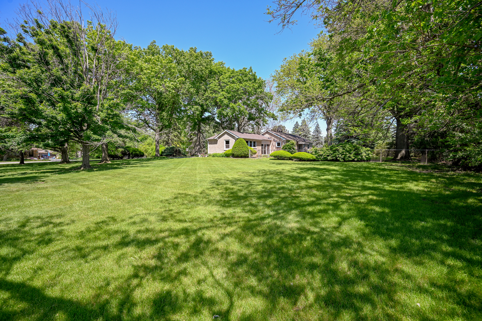 325 Lambert Road, Glen Ellyn, IL 60137