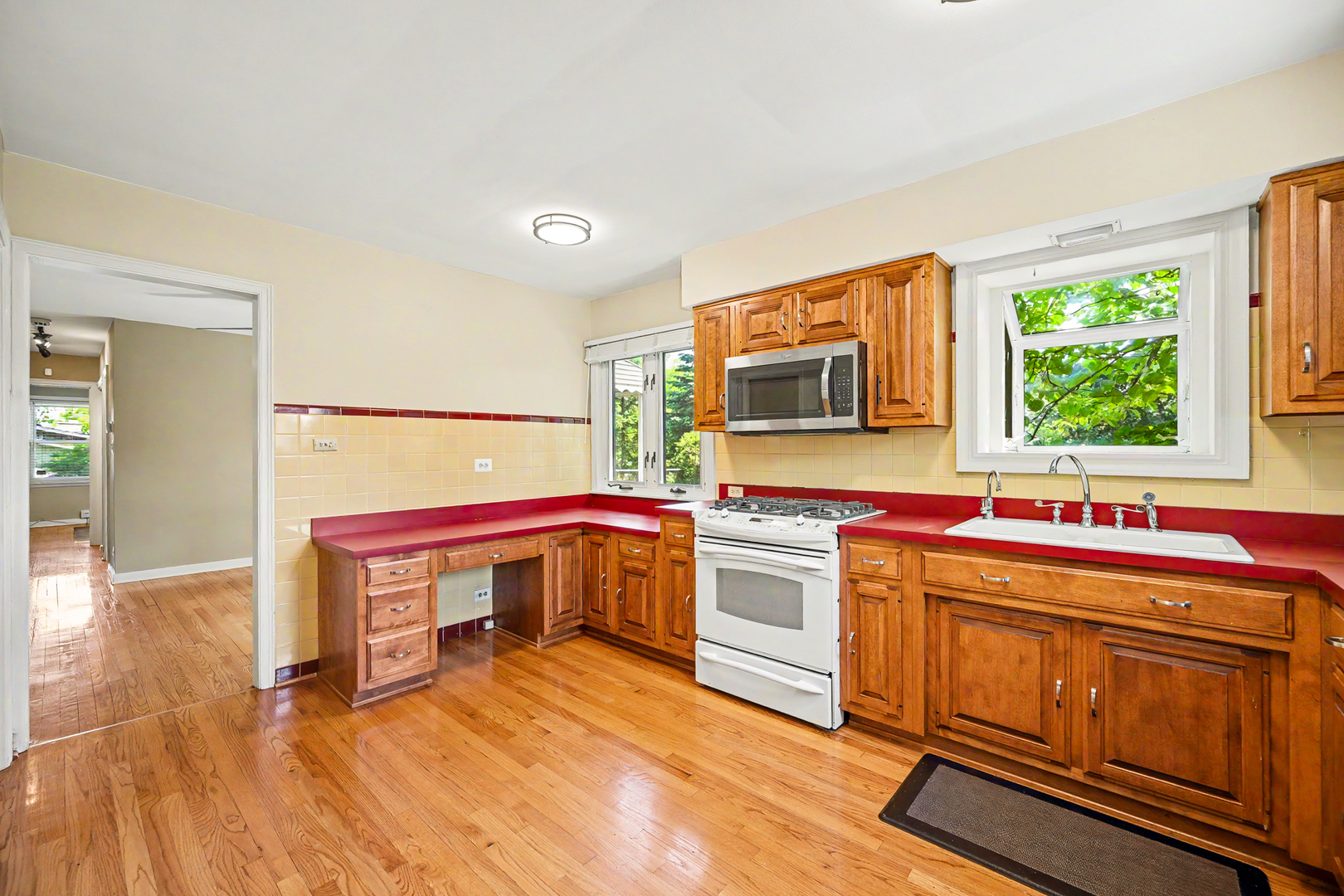 325 Lambert Road, Glen Ellyn, IL 60137