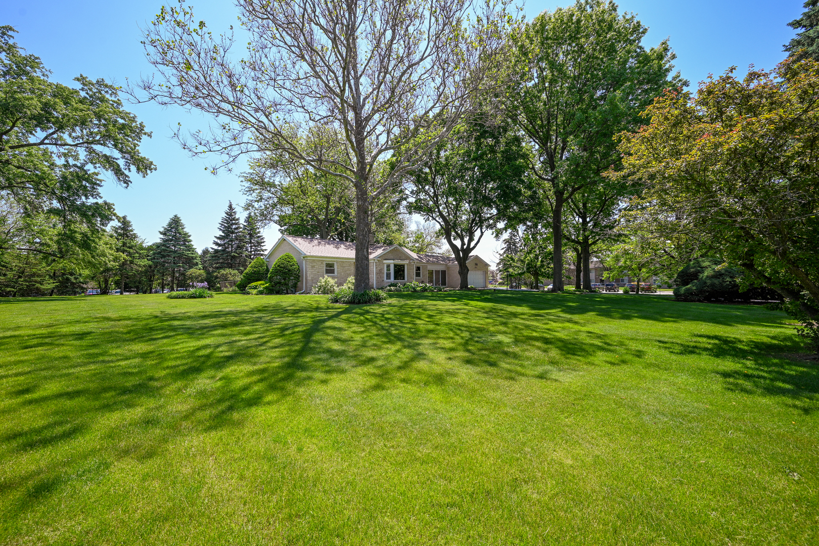 325 Lambert Road, Glen Ellyn, IL 60137