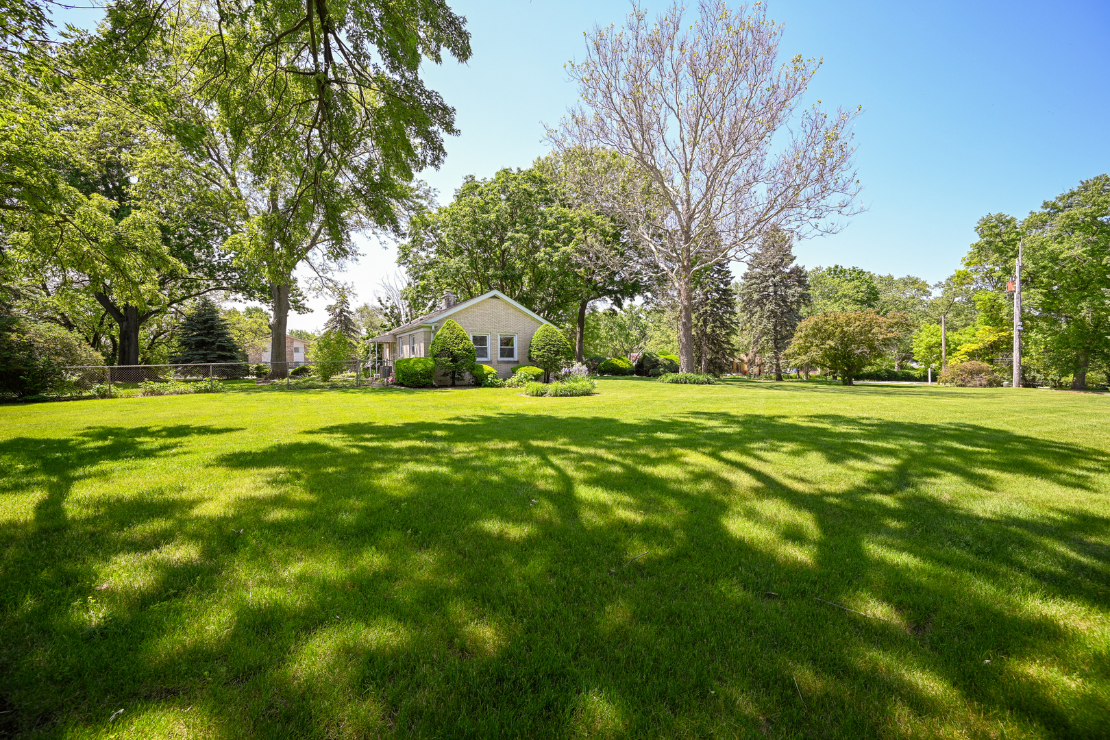 325 Lambert Road, Glen Ellyn, IL 60137