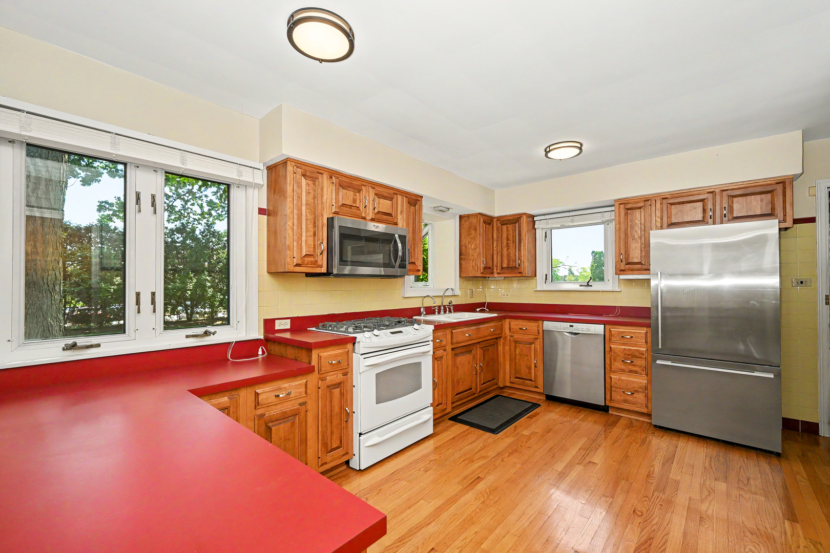 325 Lambert Road, Glen Ellyn, IL 60137