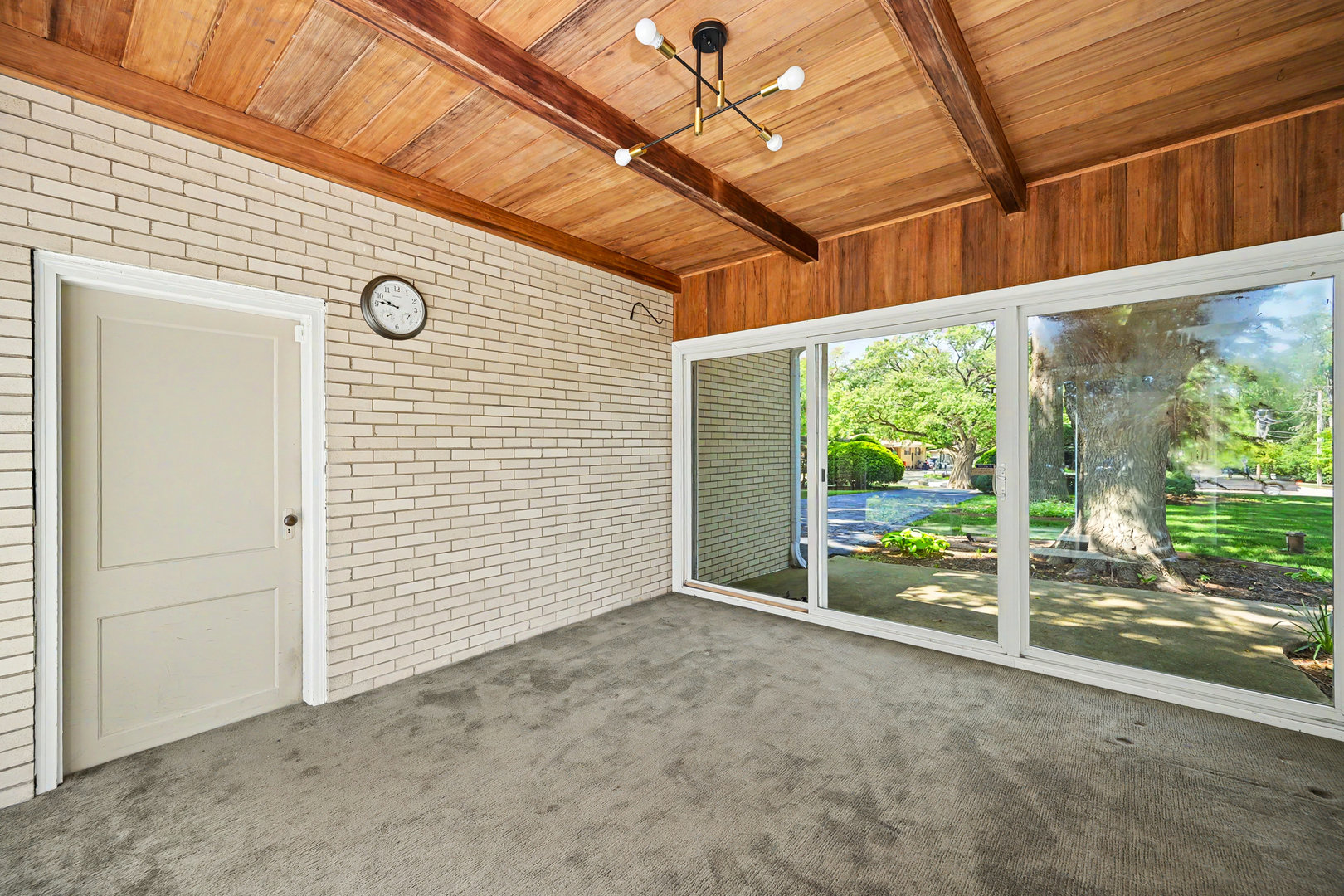 325 Lambert Road, Glen Ellyn, IL 60137