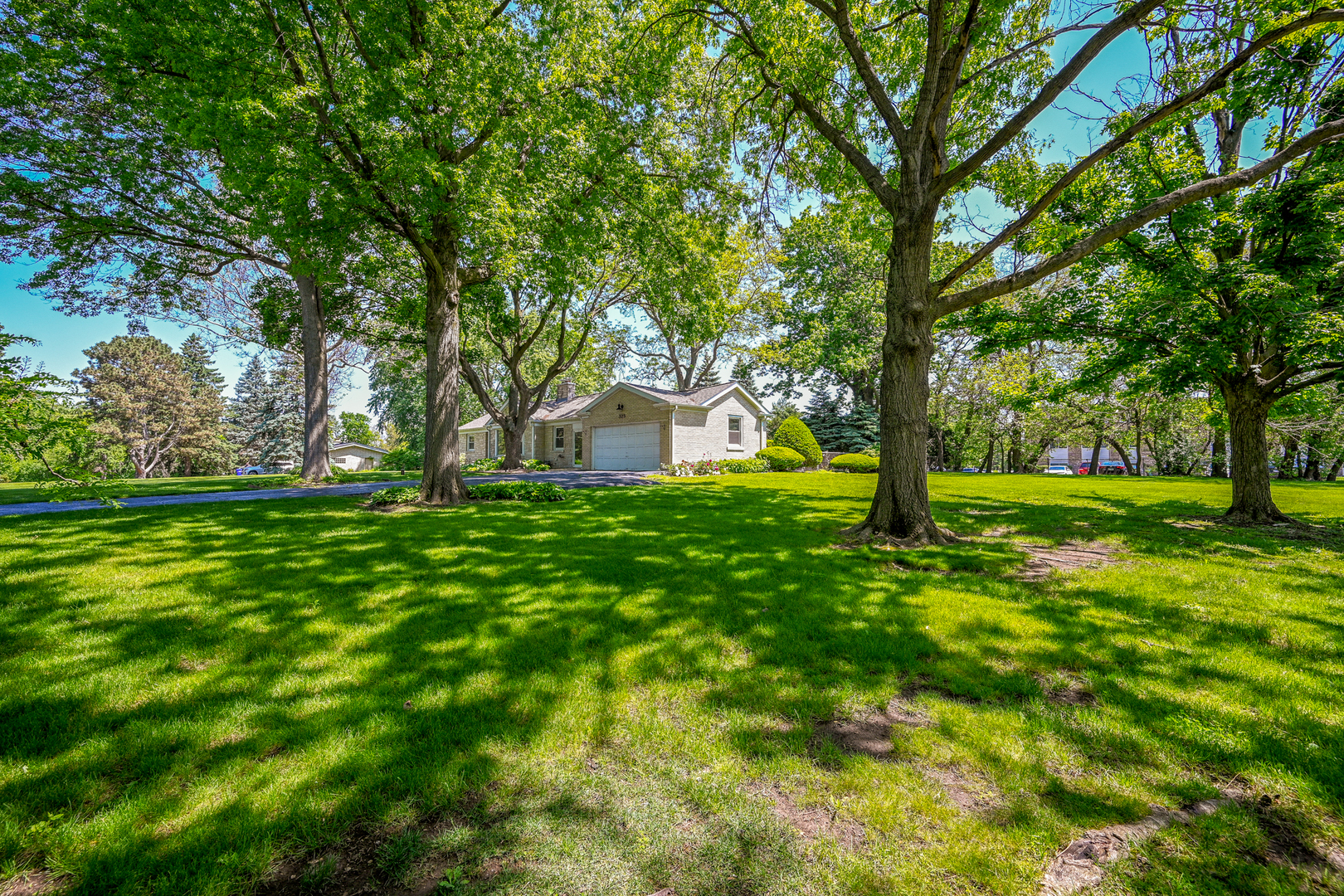 325 Lambert Road, Glen Ellyn, IL 60137