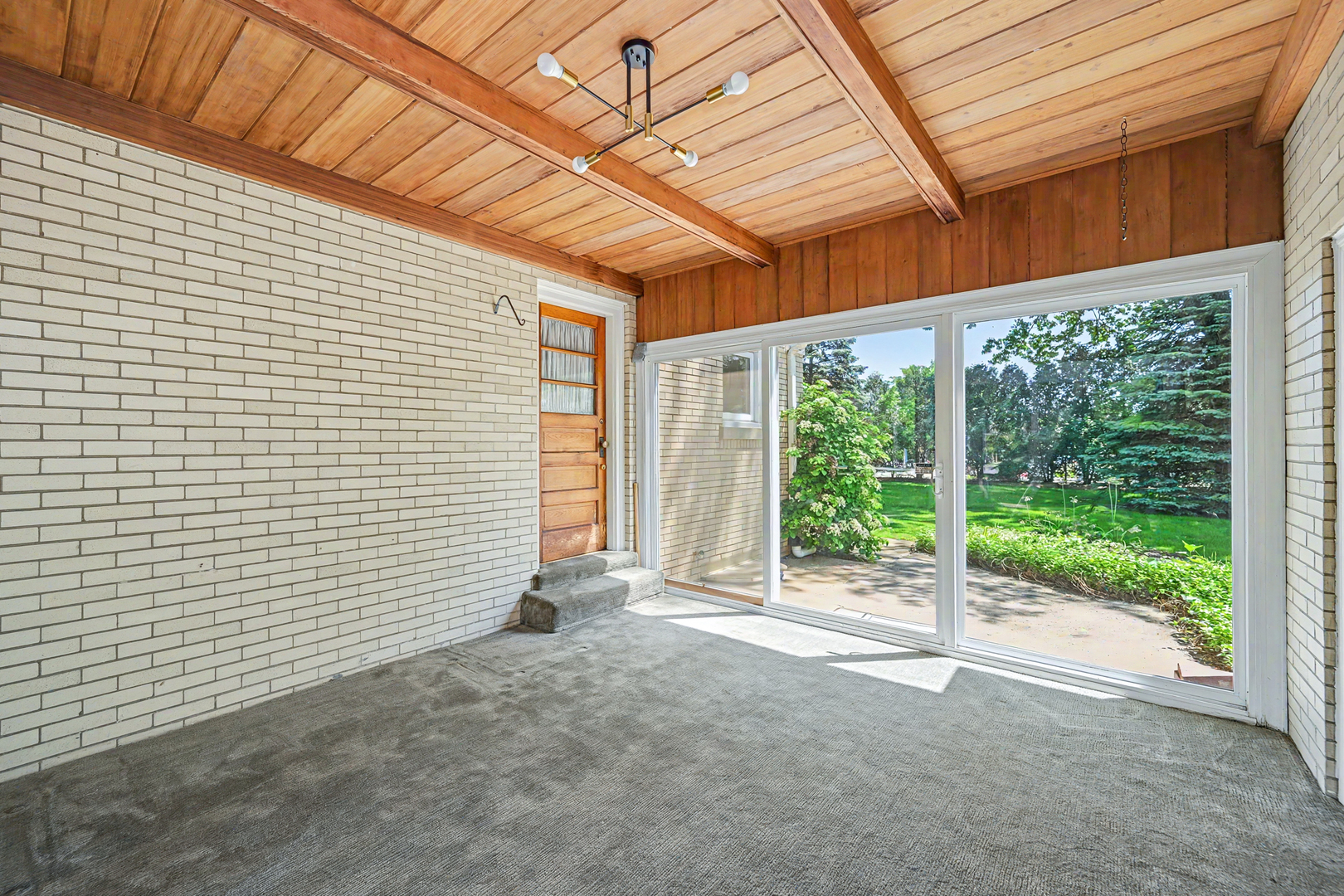325 Lambert Road, Glen Ellyn, IL 60137