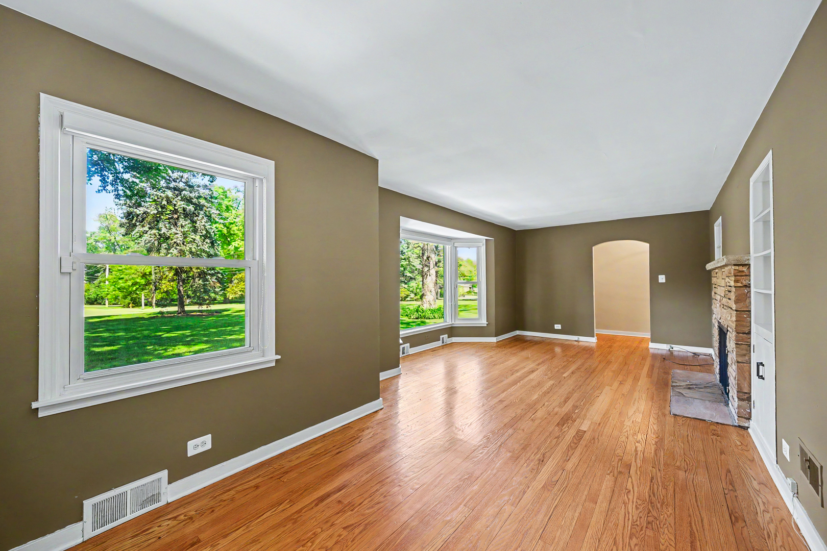 325 Lambert Road, Glen Ellyn, IL 60137