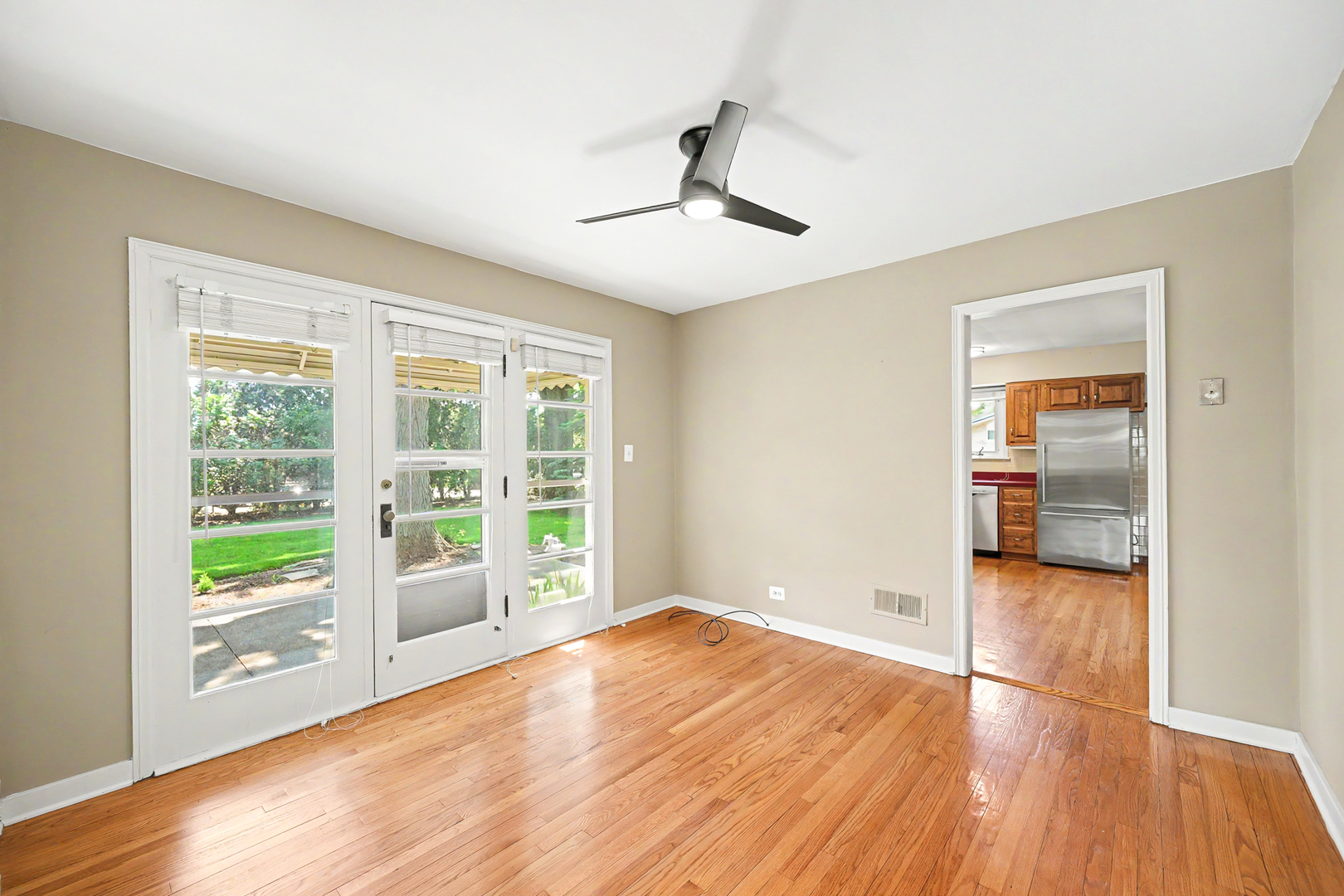 325 Lambert Road, Glen Ellyn, IL 60137