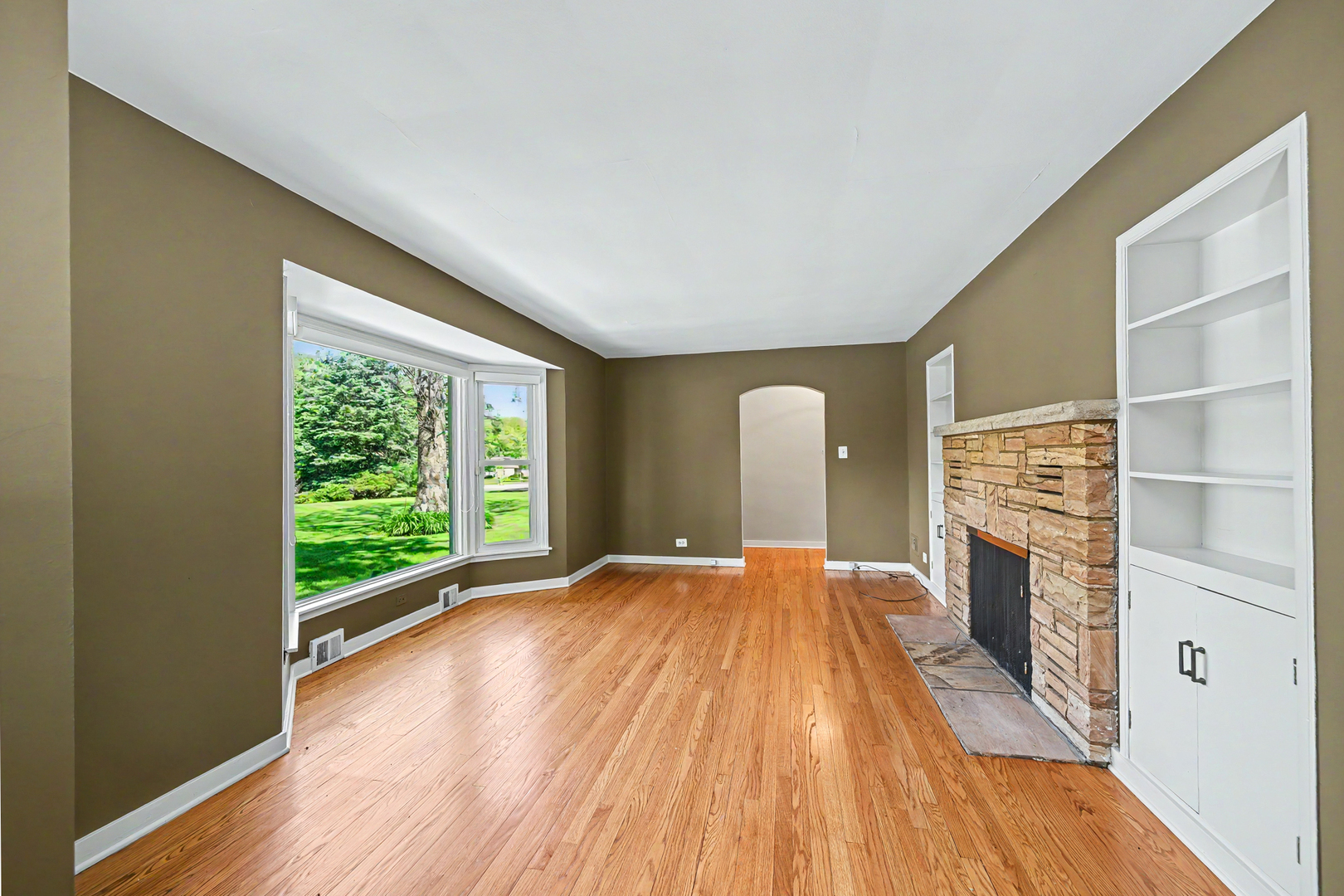 325 Lambert Road, Glen Ellyn, IL 60137