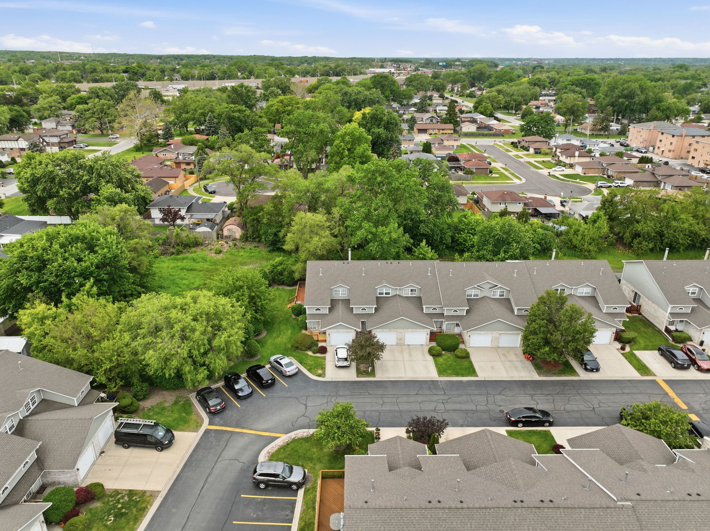 8220 Daniel Drive, Justice, IL 60458
