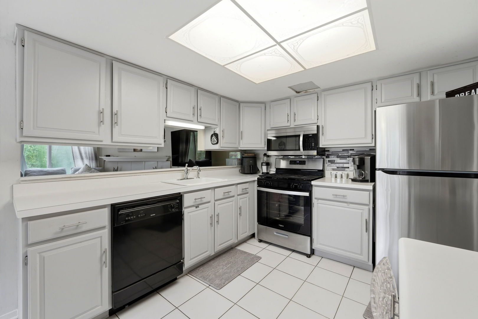 8220 Daniel Drive, Justice, IL 60458