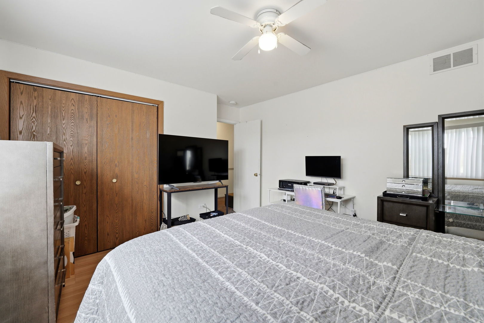 8220 Daniel Drive, Justice, IL 60458