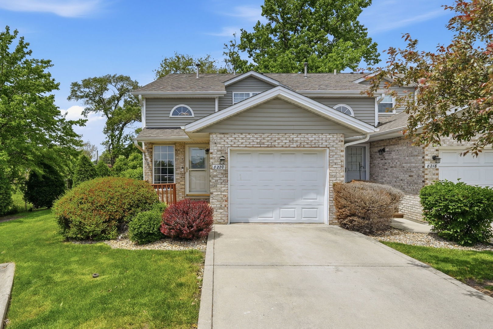 8220 Daniel Drive, Justice, IL 60458