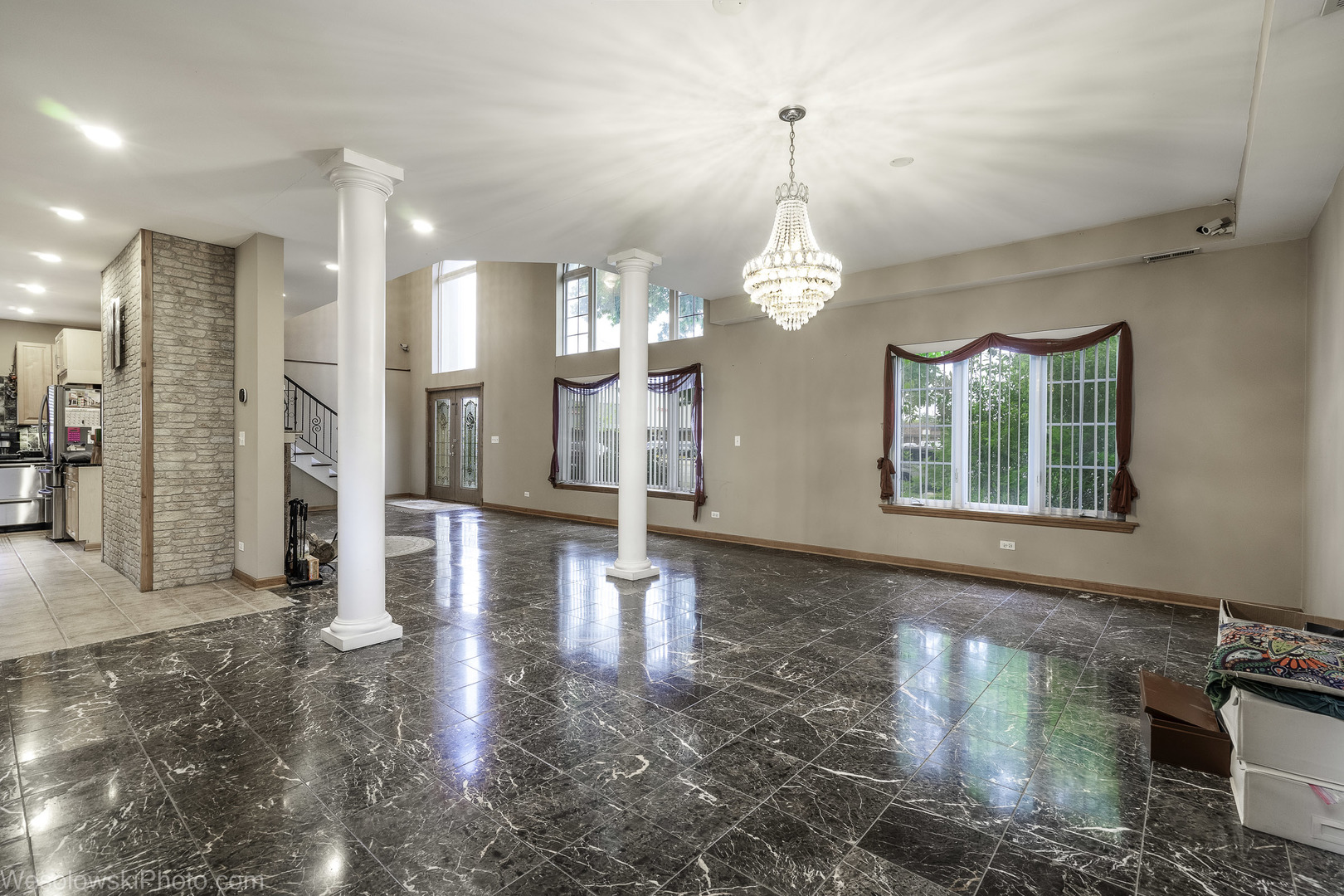 7305 W Foster Avenue, Harwood Heights, IL 60706