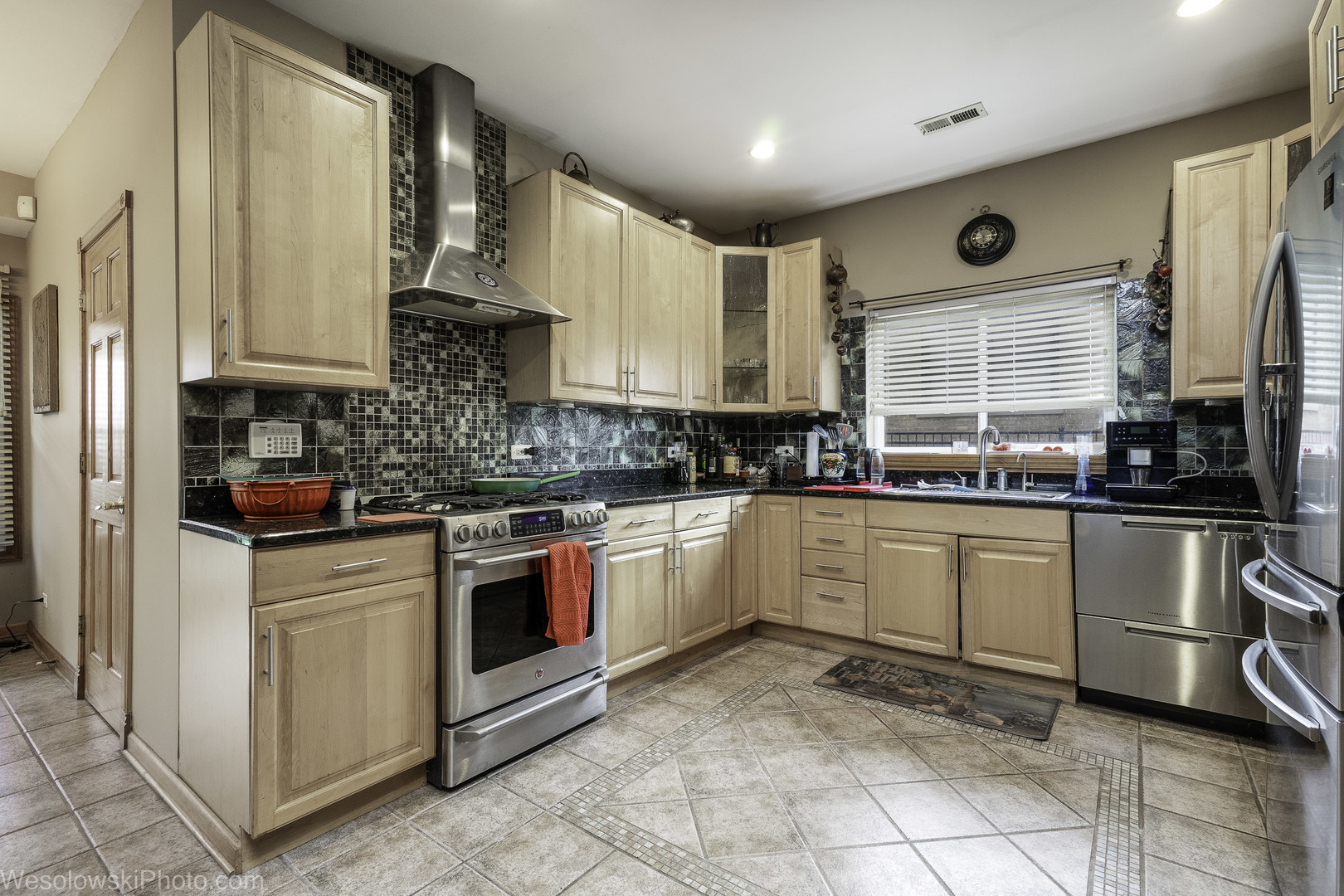 7305 W Foster Avenue, Harwood Heights, IL 60706
