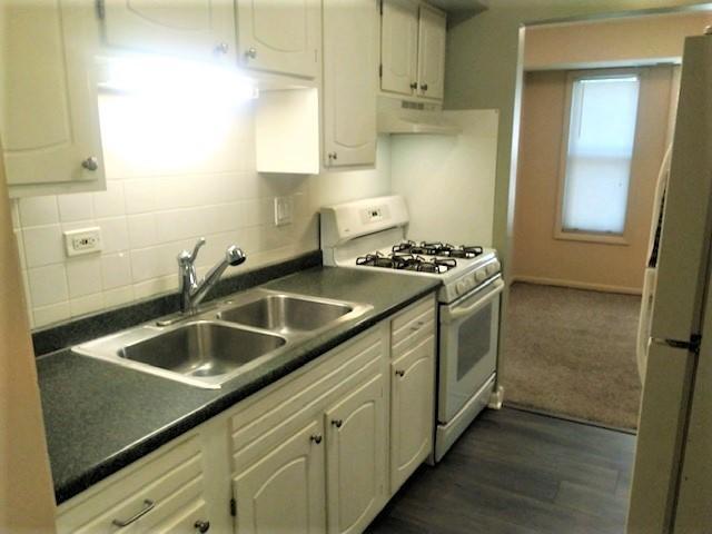 2275 Country Club Drive #11, Woodridge, IL 60517