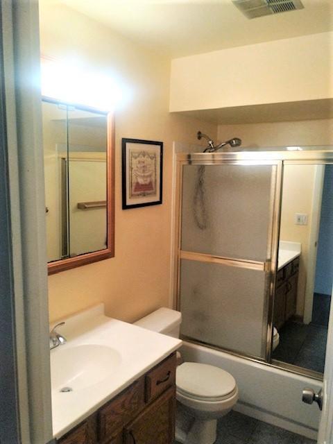 2275 Country Club Drive #11, Woodridge, IL 60517