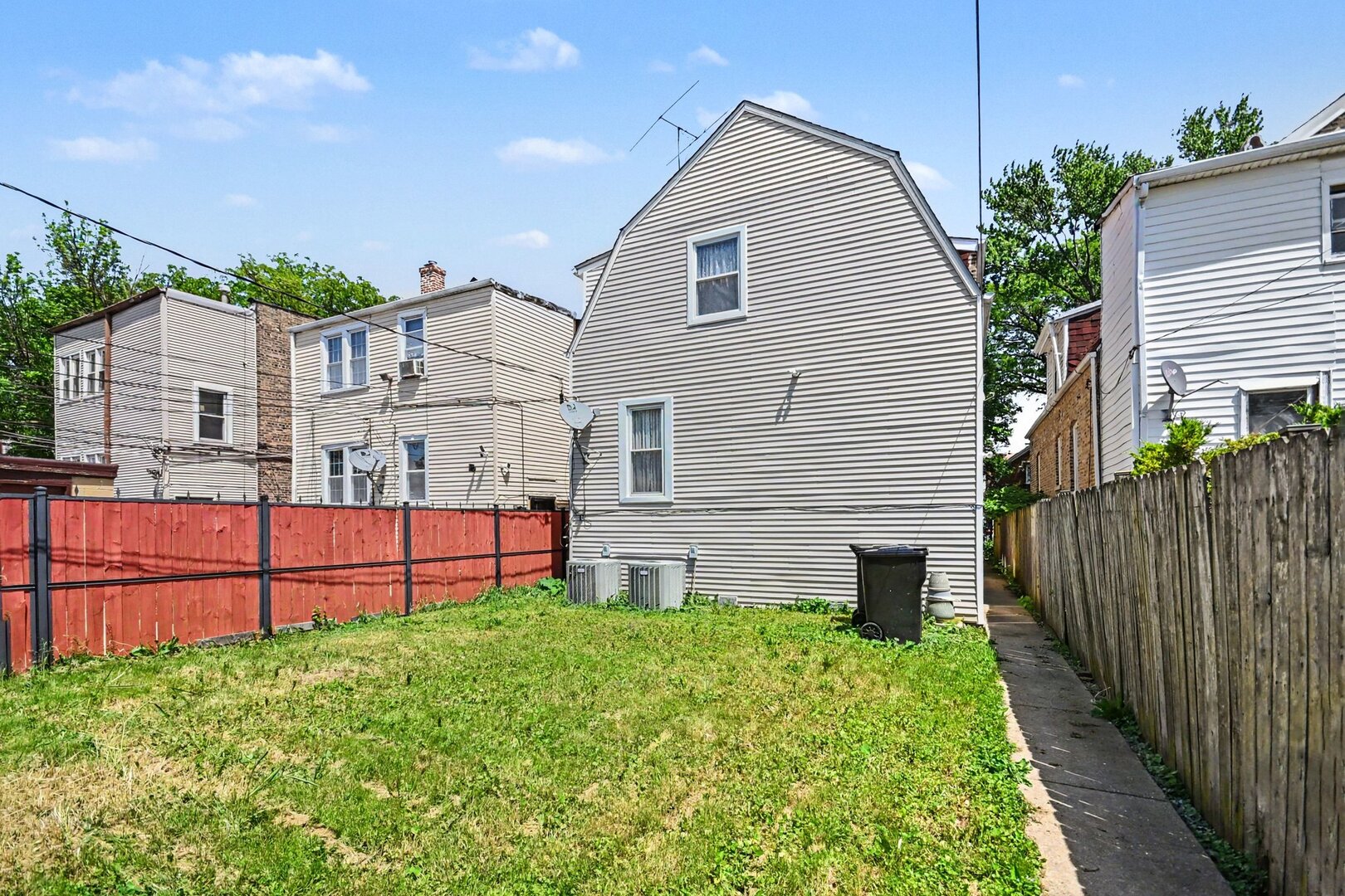 850 N Keystone Avenue, Chicago, IL 60651