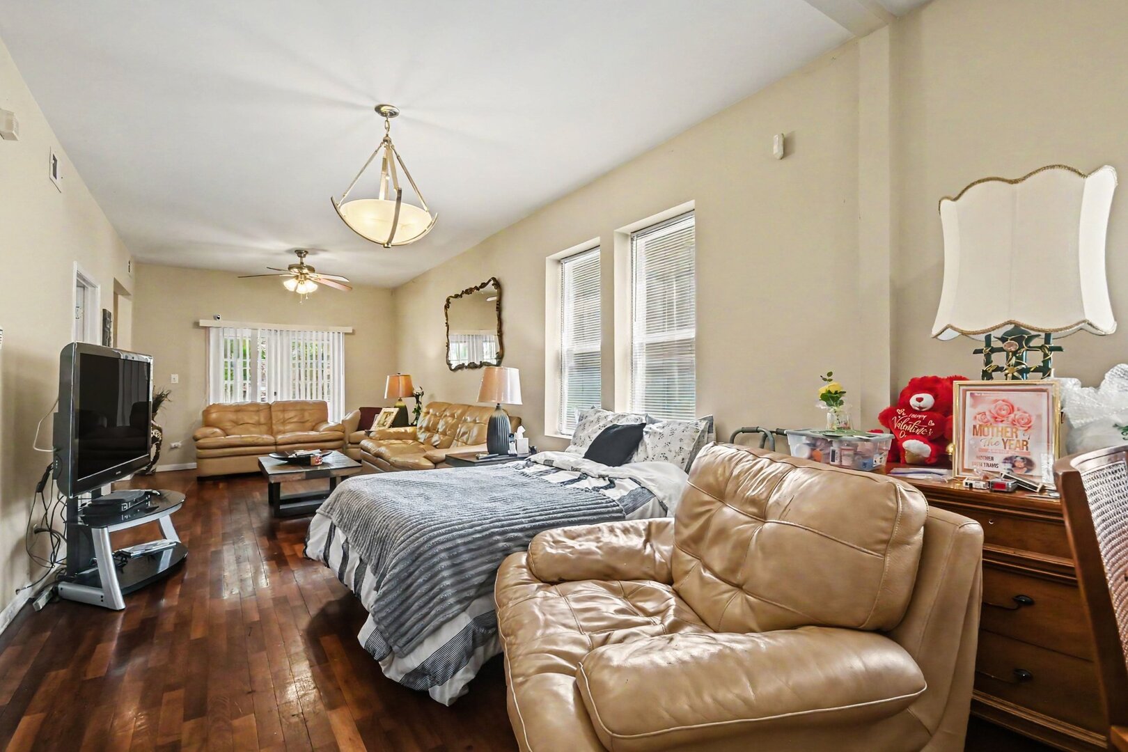 850 N Keystone Avenue, Chicago, IL 60651