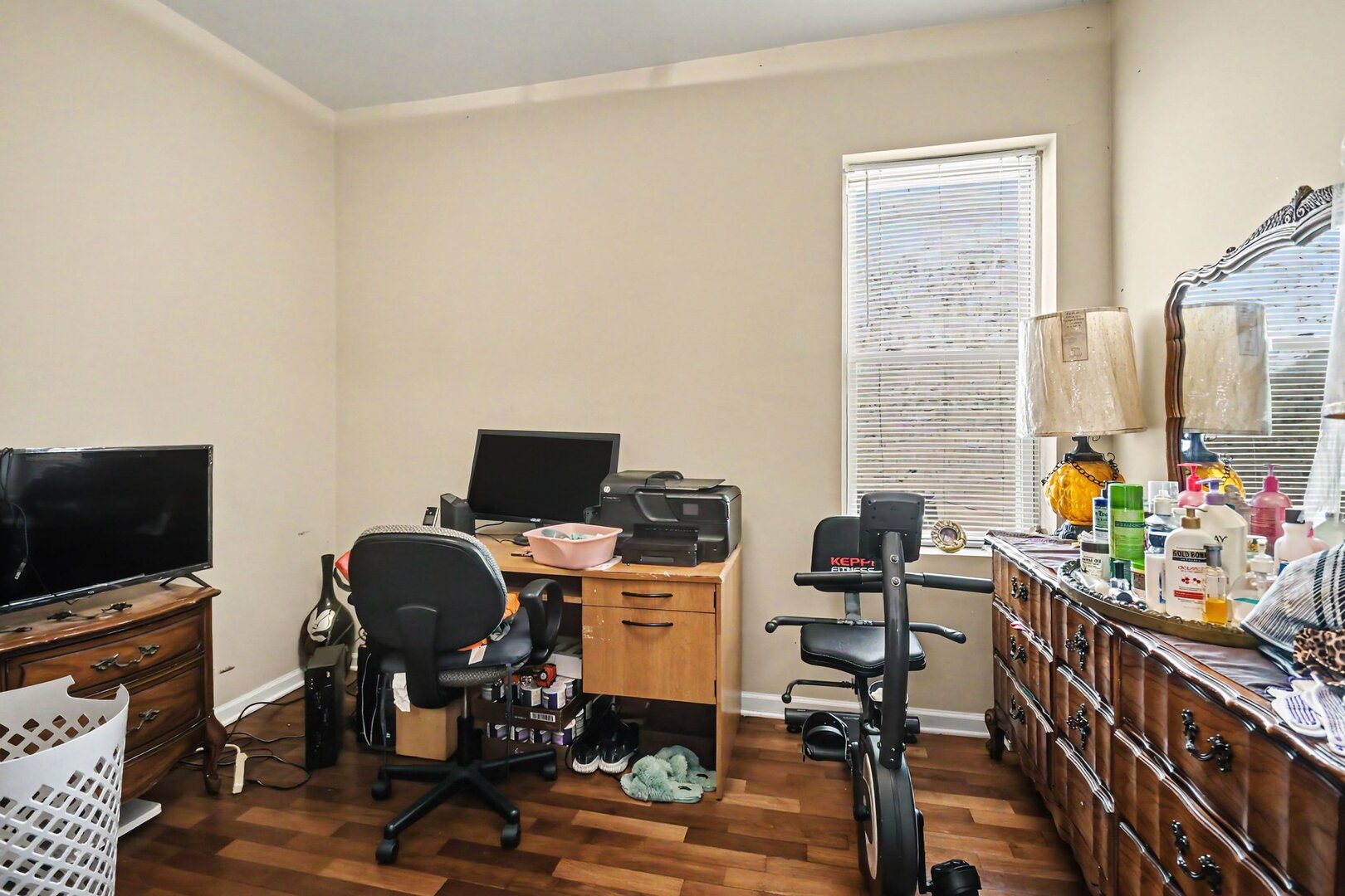 850 N Keystone Avenue, Chicago, IL 60651