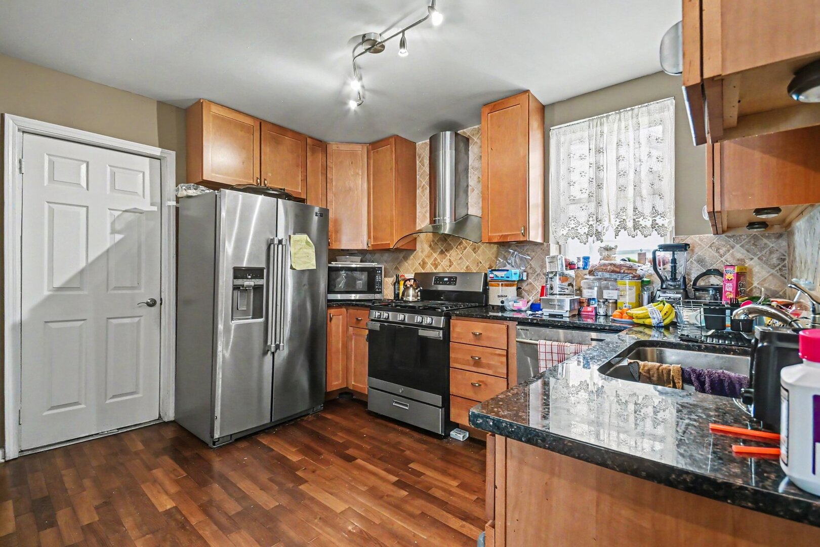 850 N Keystone Avenue, Chicago, IL 60651
