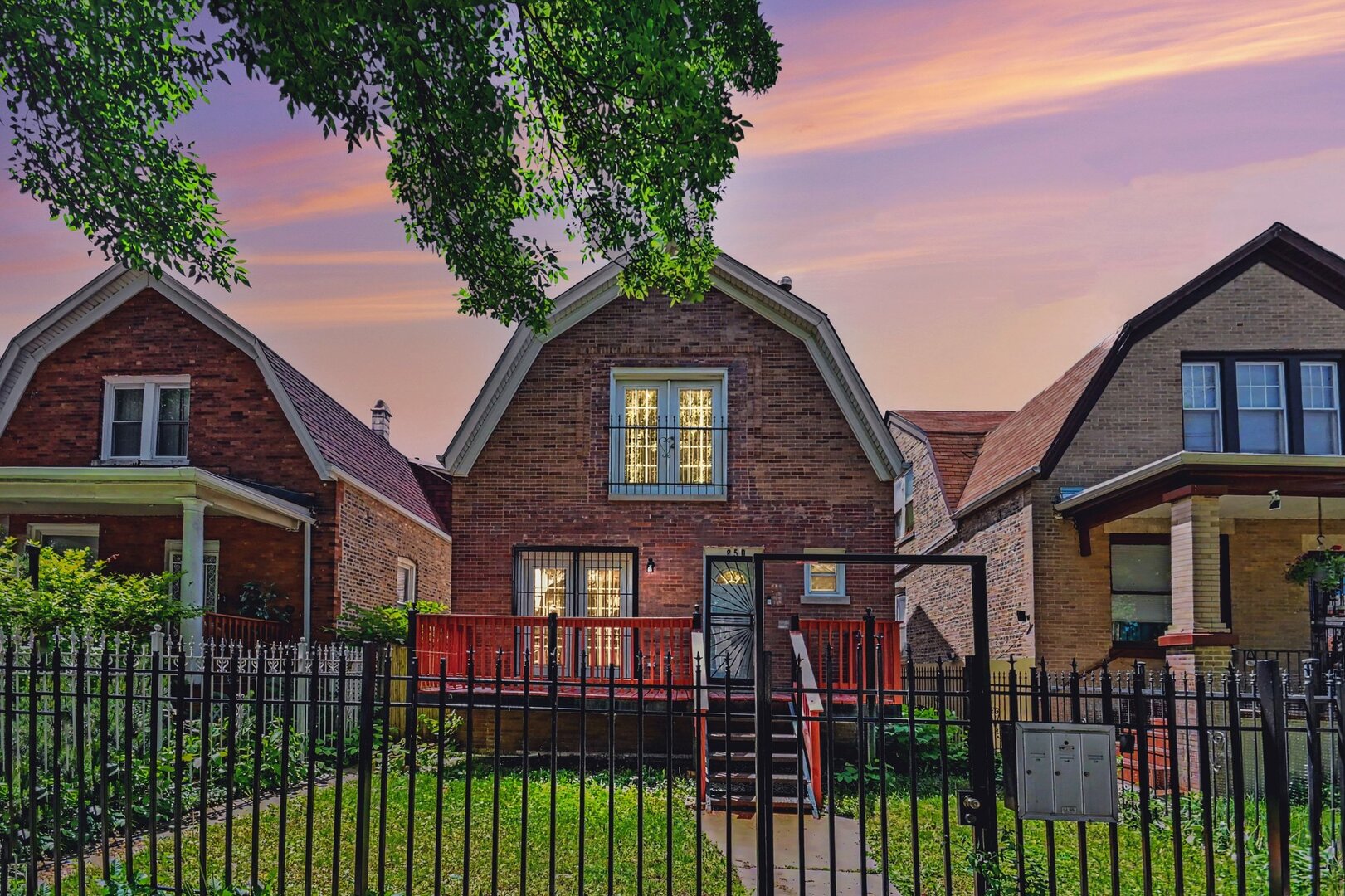 850 N Keystone Avenue, Chicago, IL 60651