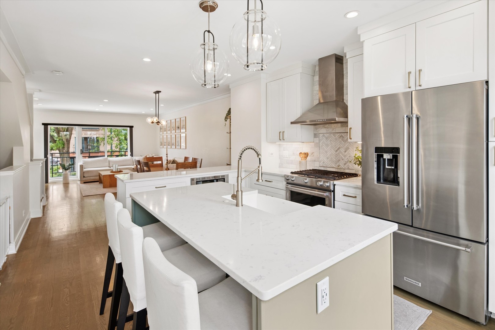 1341 S Clark Street, Chicago, IL 60605