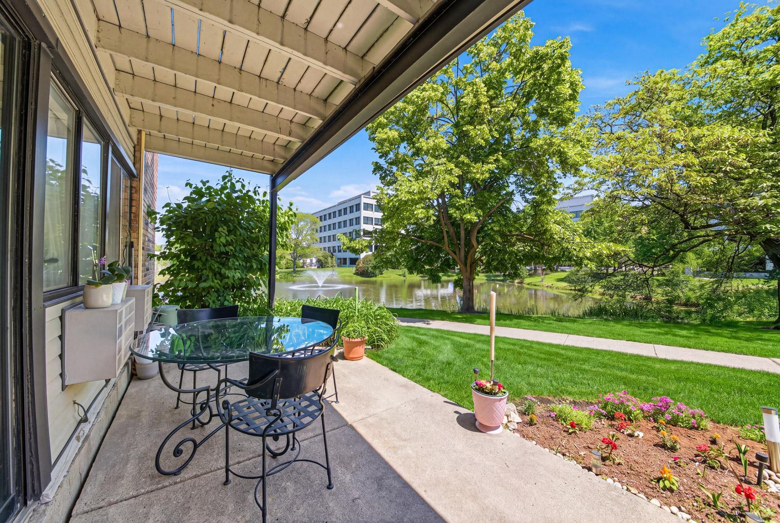 1813 Hemlock Place #110, Schaumburg, IL 60173