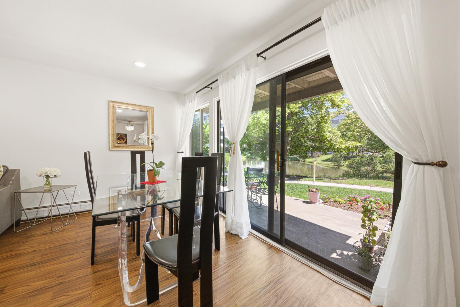 1813 Hemlock Place #110, Schaumburg, IL 60173