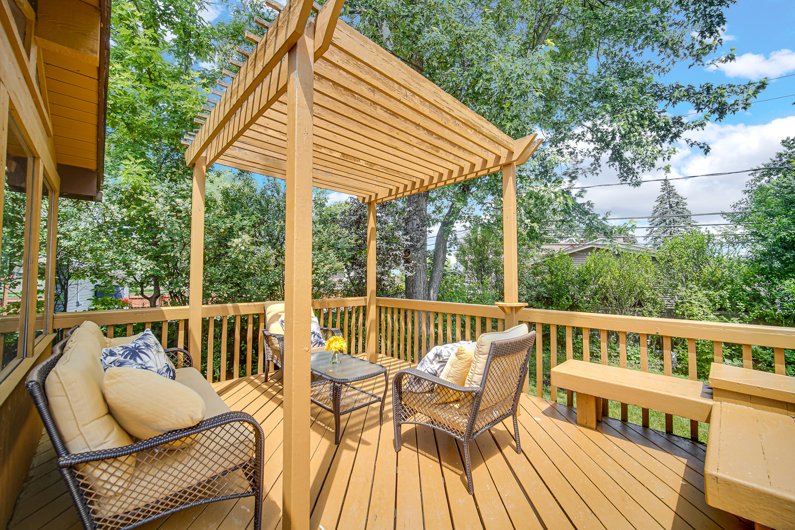 1105 N Hemlock Lane, Mount Prospect, IL 60056