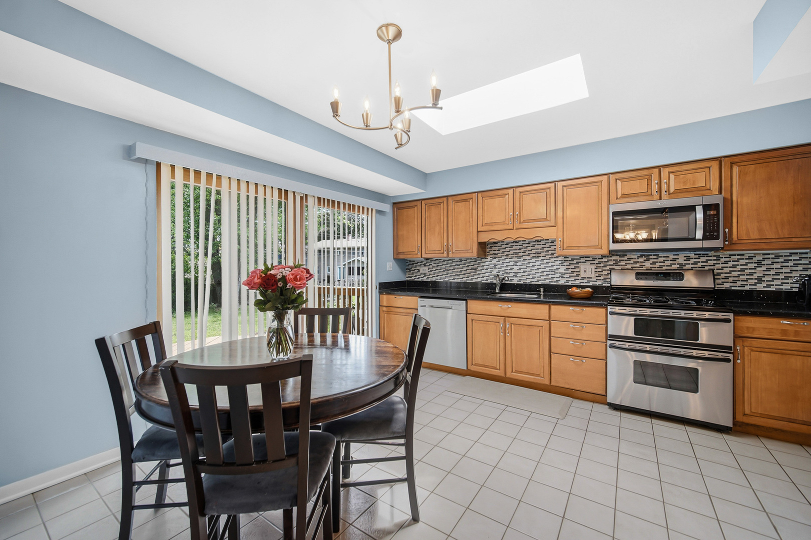 1105 N Hemlock Lane, Mount Prospect, IL 60056