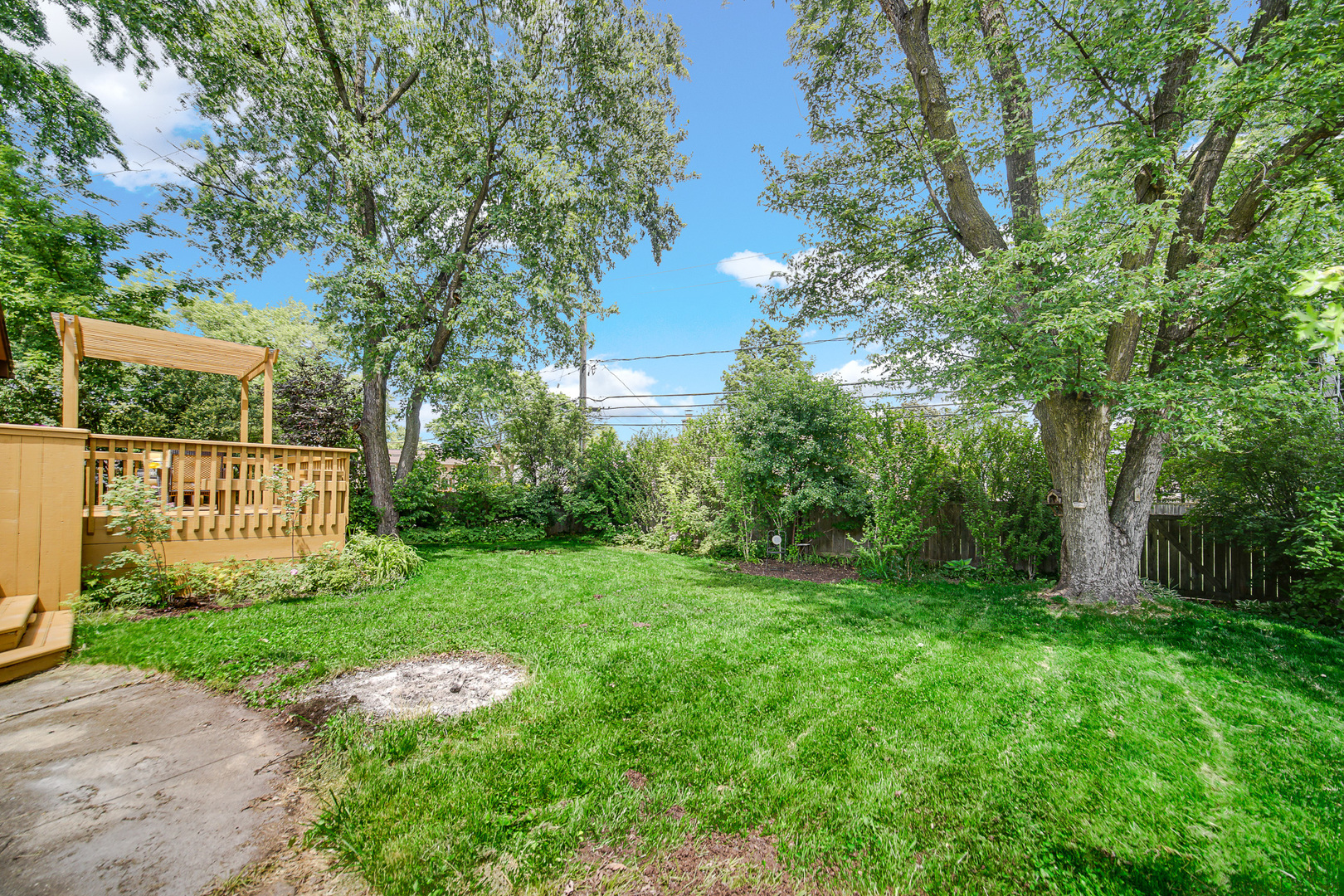 1105 N Hemlock Lane, Mount Prospect, IL 60056